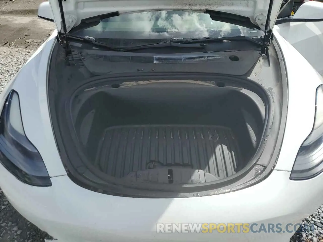 11 Photograph of a damaged car 5YJ3E1EA0MF920949 TESLA MODEL 3 2021