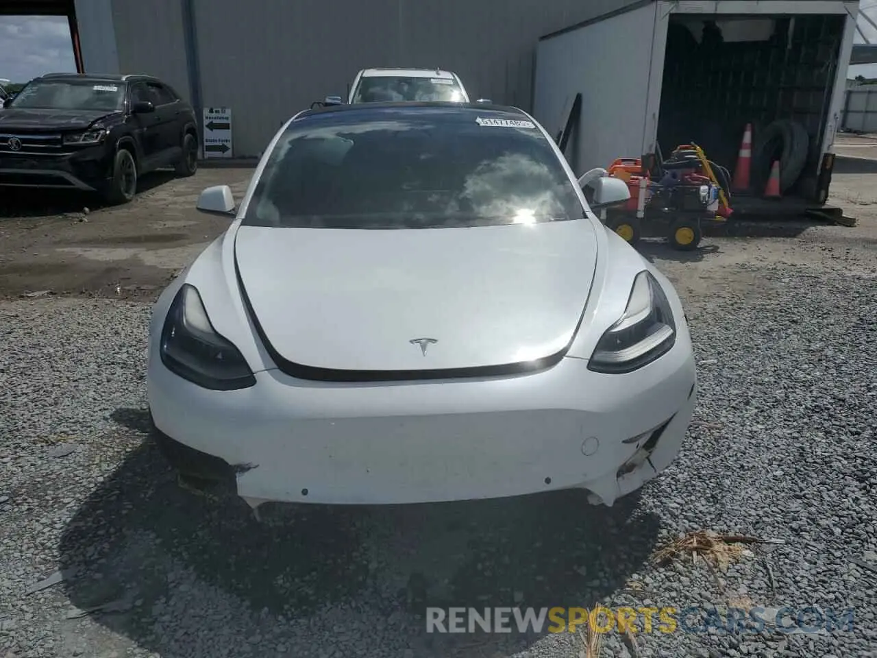 5 Photograph of a damaged car 5YJ3E1EA0MF920949 TESLA MODEL 3 2021