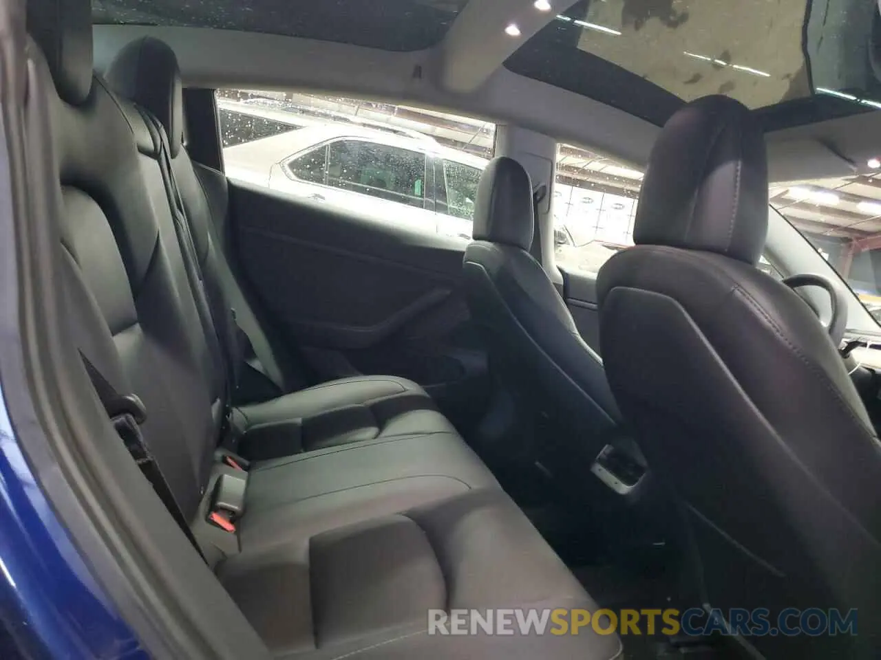 10 Photograph of a damaged car 5YJ3E1EA0MF922796 TESLA MODEL 3 2021