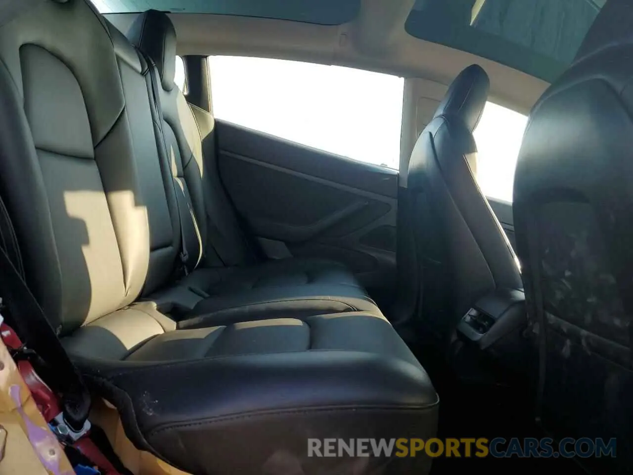 10 Photograph of a damaged car 5YJ3E1EA0MF939193 TESLA MODEL 3 2021