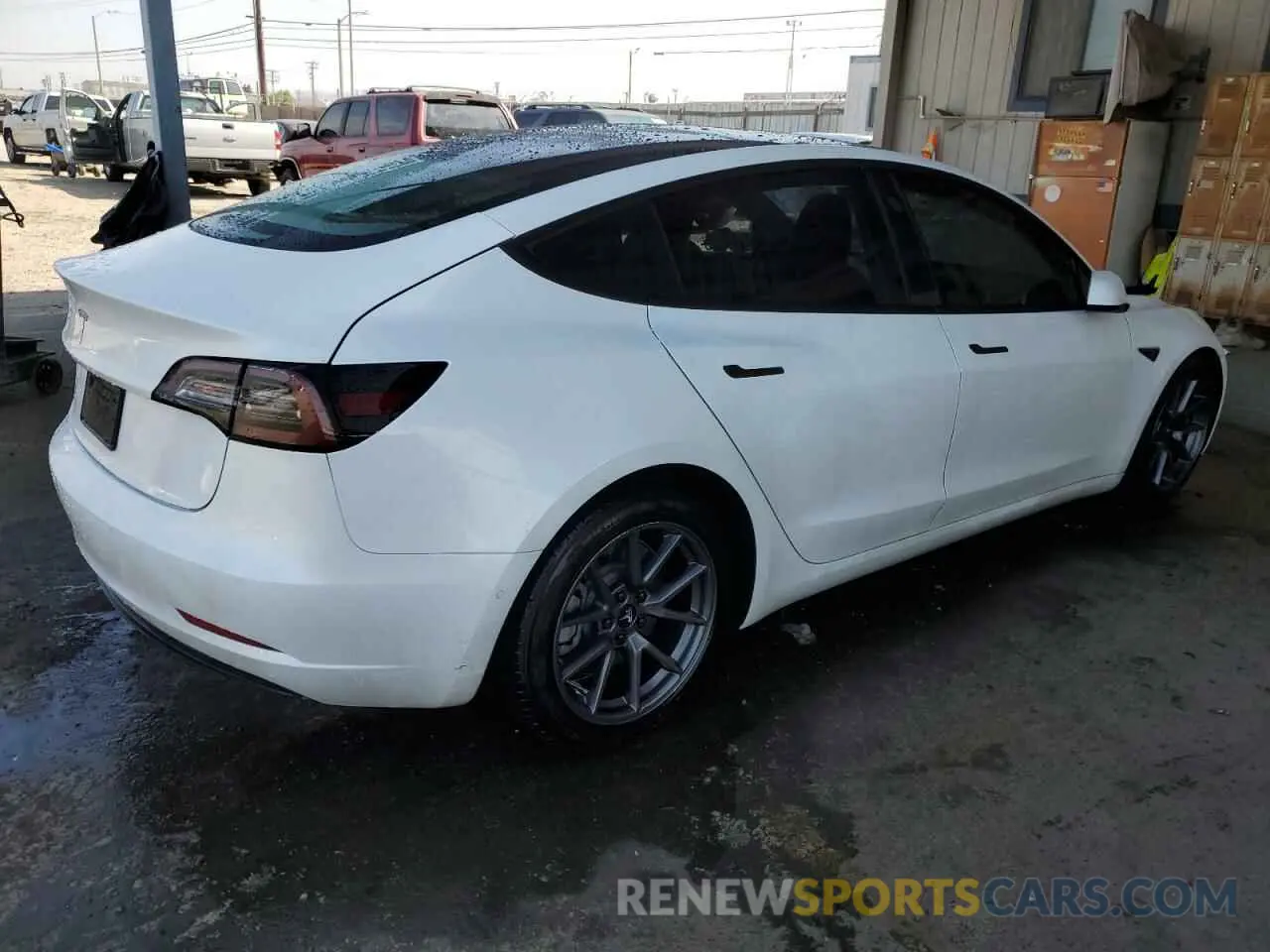 3 Photograph of a damaged car 5YJ3E1EA0MF940389 TESLA MODEL 3 2021