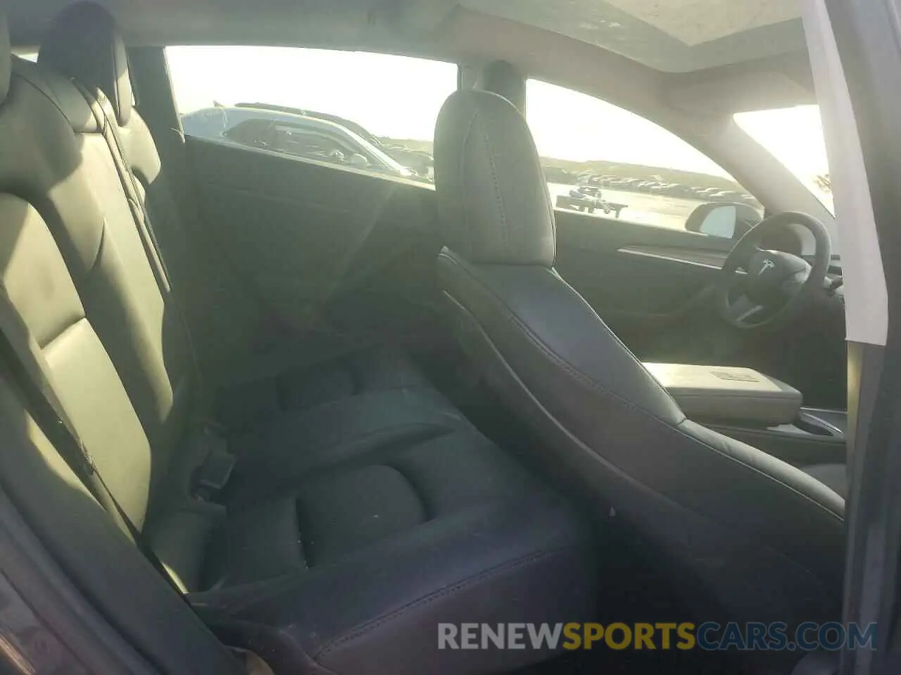 10 Photograph of a damaged car 5YJ3E1EA0MF976700 TESLA MODEL 3 2021