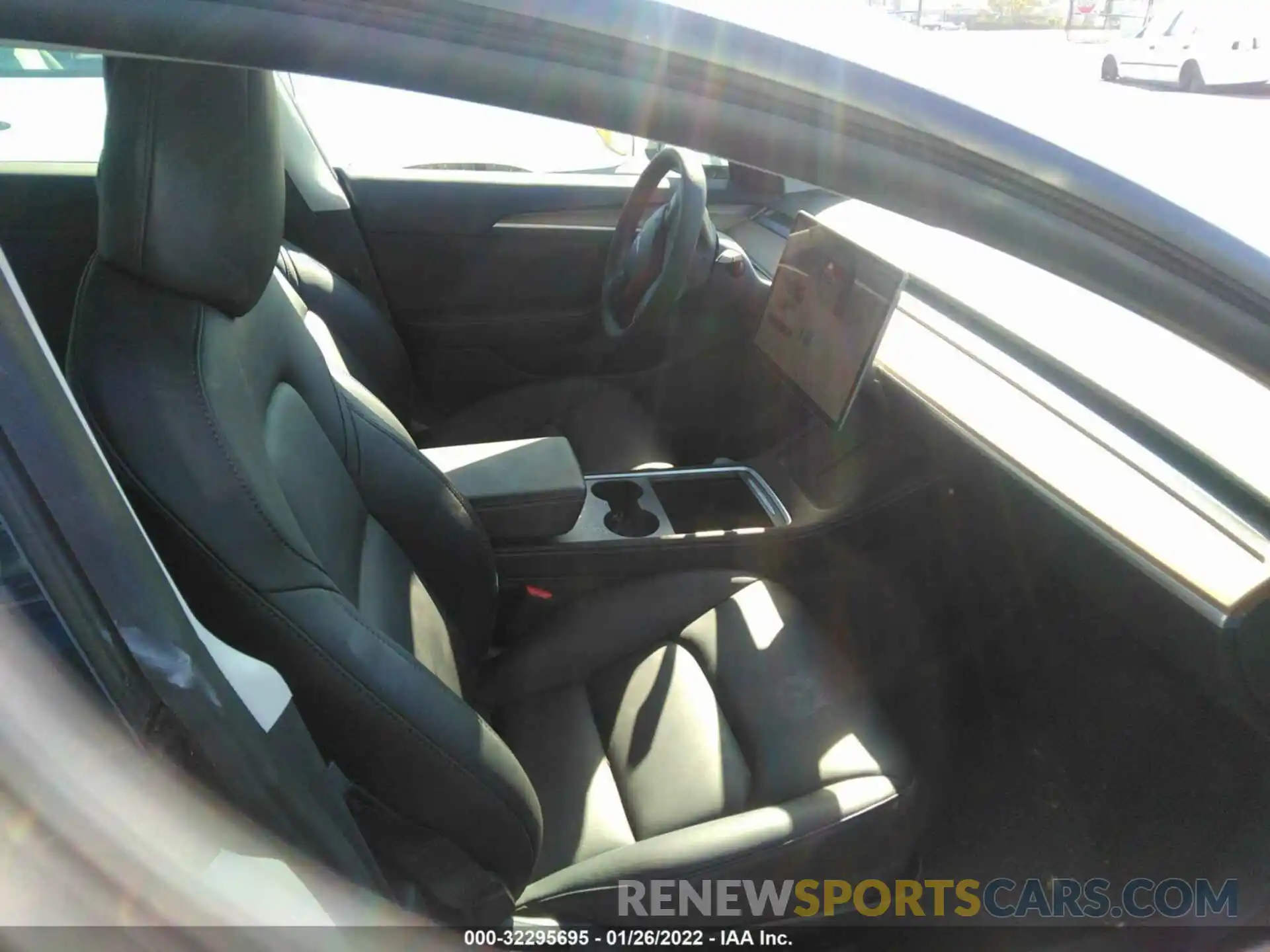 5 Photograph of a damaged car 5YJ3E1EA0MF986319 TESLA MODEL 3 2021