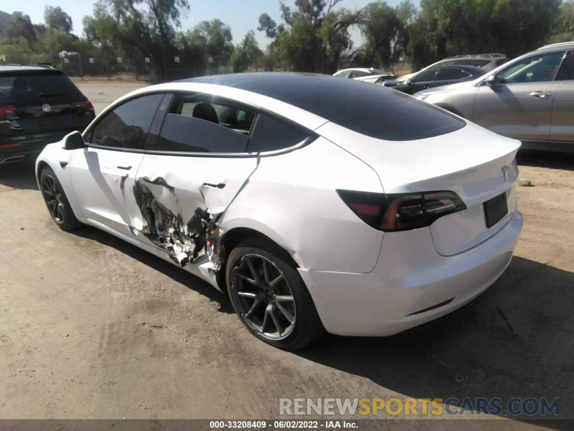 3 Photograph of a damaged car 5YJ3E1EA0MF994906 TESLA MODEL 3 2021