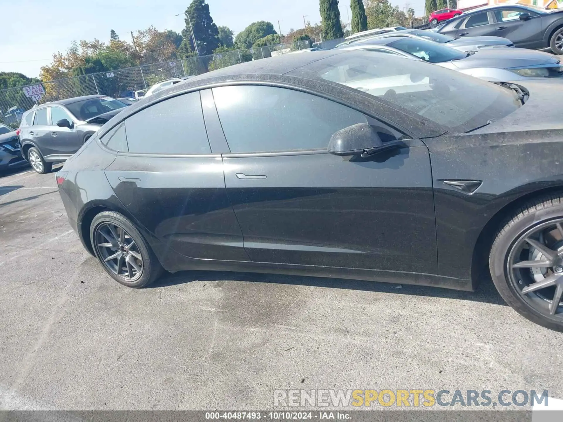 12 Photograph of a damaged car 5YJ3E1EA1MF000618 TESLA MODEL 3 2021