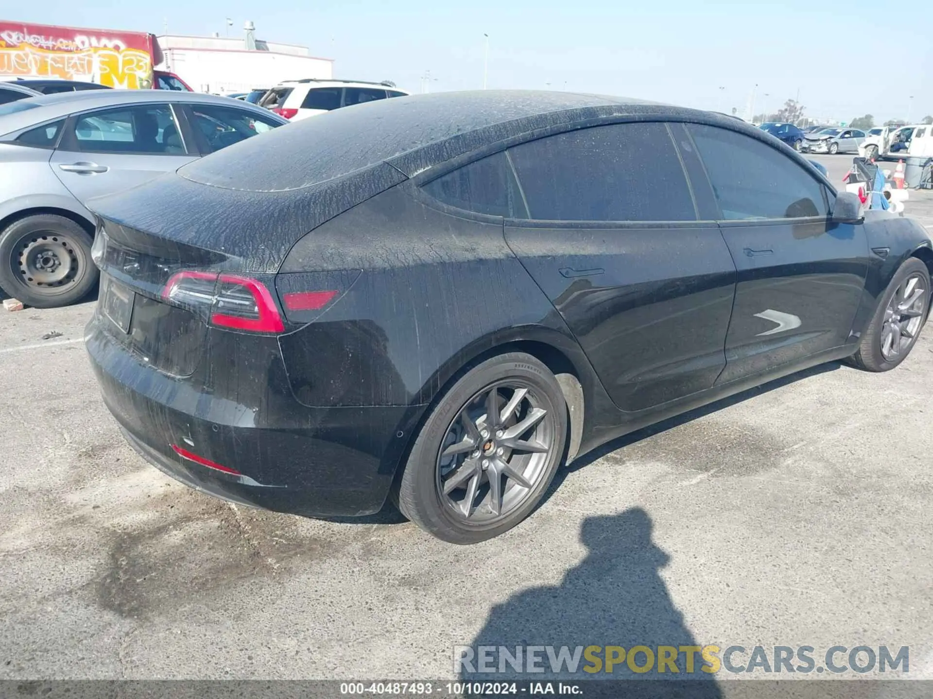 4 Photograph of a damaged car 5YJ3E1EA1MF000618 TESLA MODEL 3 2021