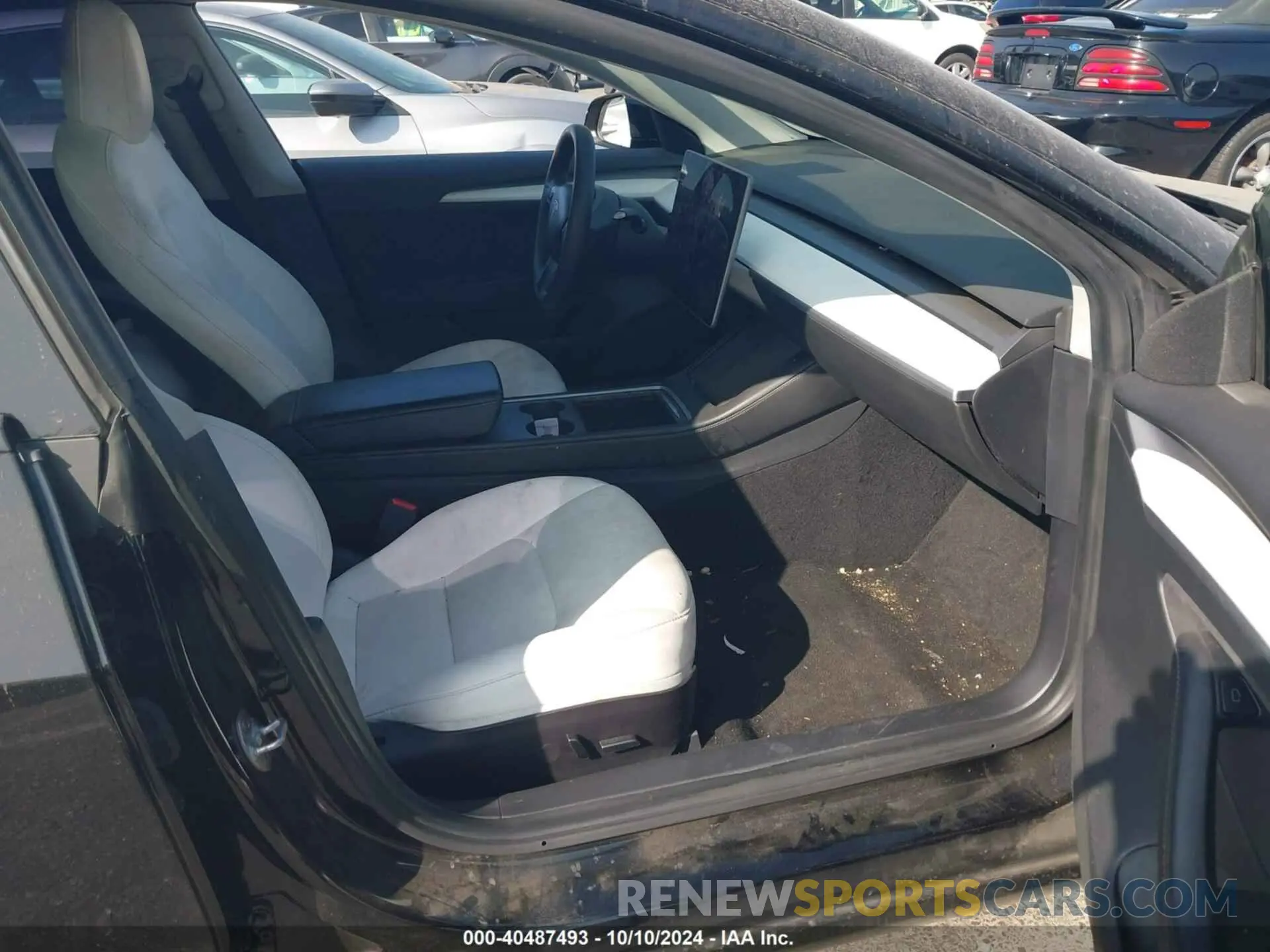 5 Photograph of a damaged car 5YJ3E1EA1MF000618 TESLA MODEL 3 2021