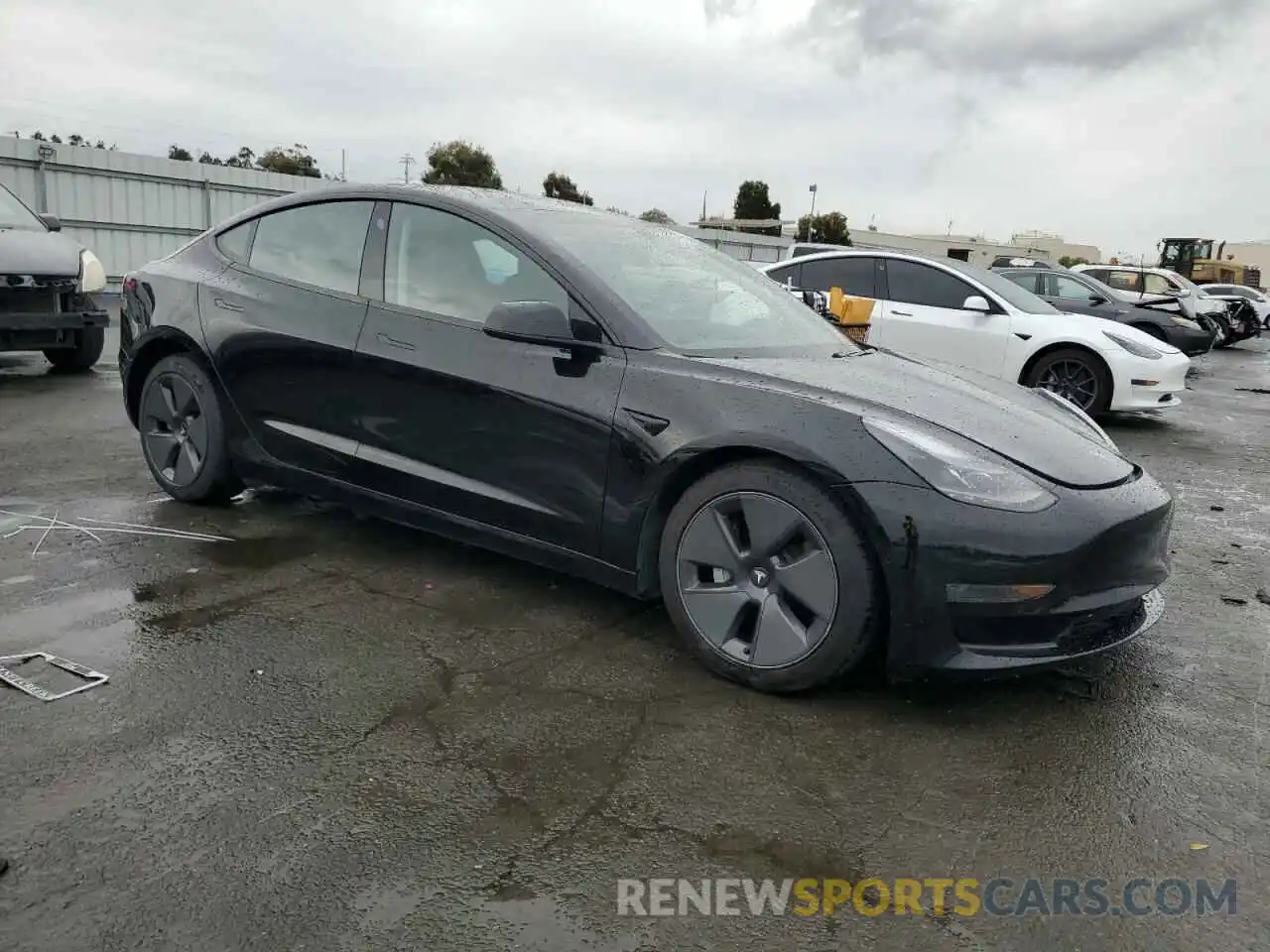 4 Photograph of a damaged car 5YJ3E1EA1MF002207 TESLA MODEL 3 2021