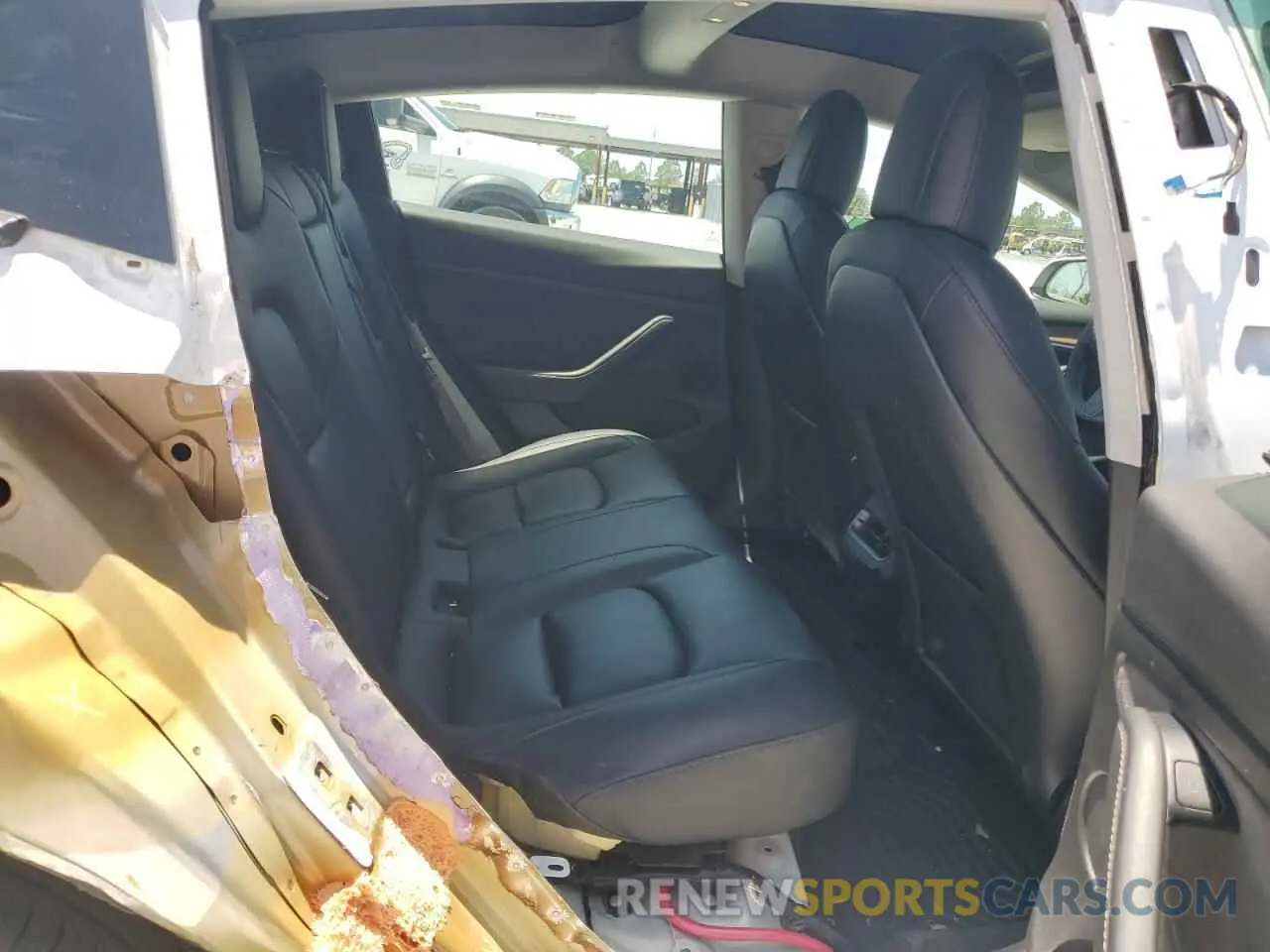 10 Photograph of a damaged car 5YJ3E1EA1MF031934 TESLA MODEL 3 2021