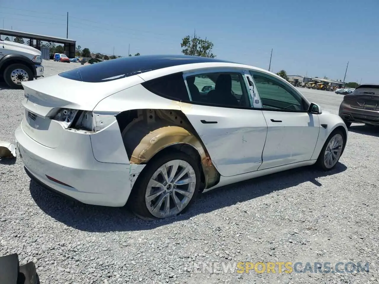 3 Photograph of a damaged car 5YJ3E1EA1MF031934 TESLA MODEL 3 2021