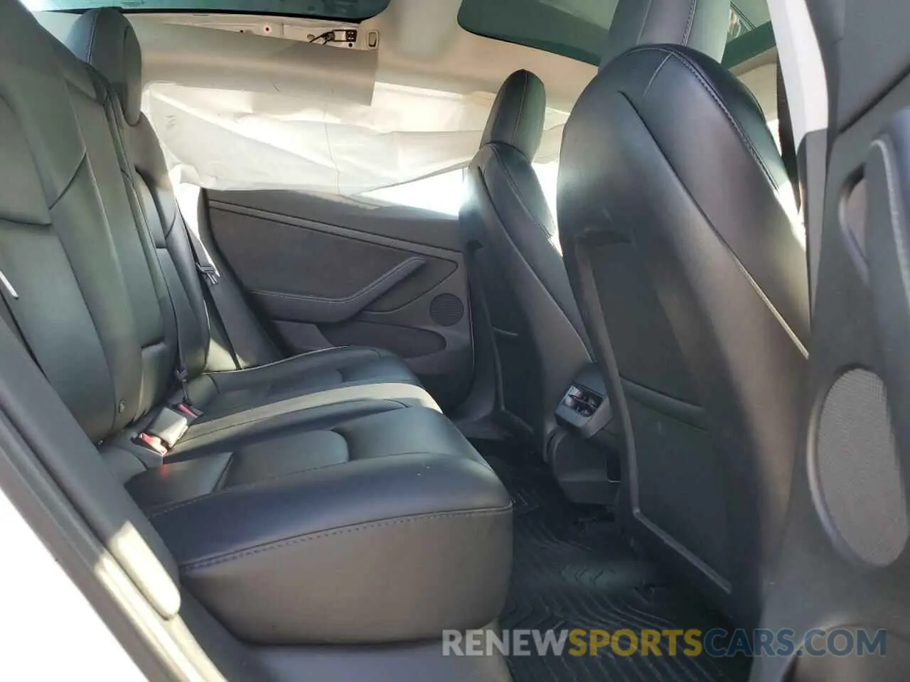10 Photograph of a damaged car 5YJ3E1EA1MF047177 TESLA MODEL 3 2021