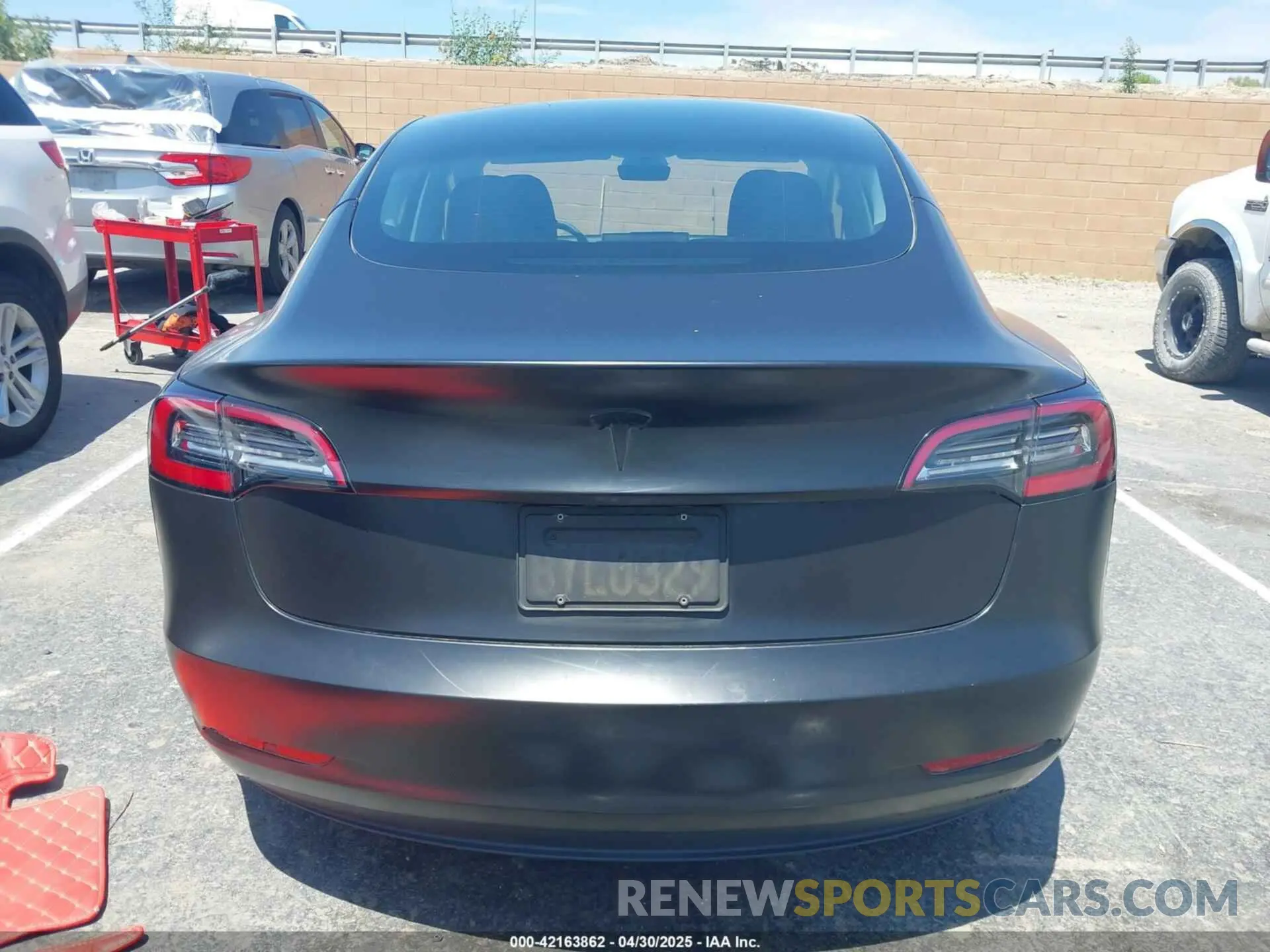 17 Photograph of a damaged car 5YJ3E1EA1MF067610 TESLA MODEL 3 2021
