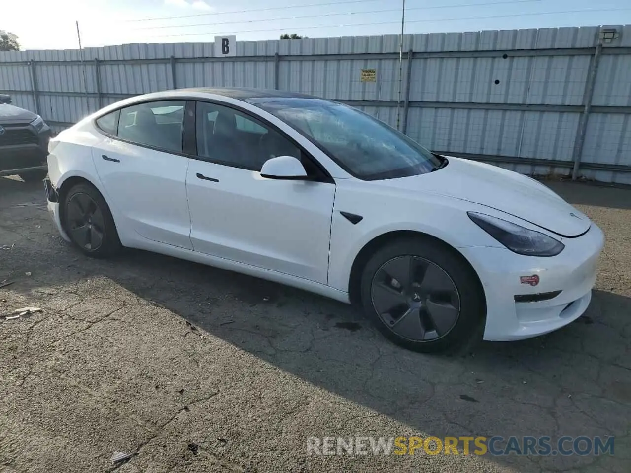 4 Photograph of a damaged car 5YJ3E1EA1MF070734 TESLA MODEL 3 2021