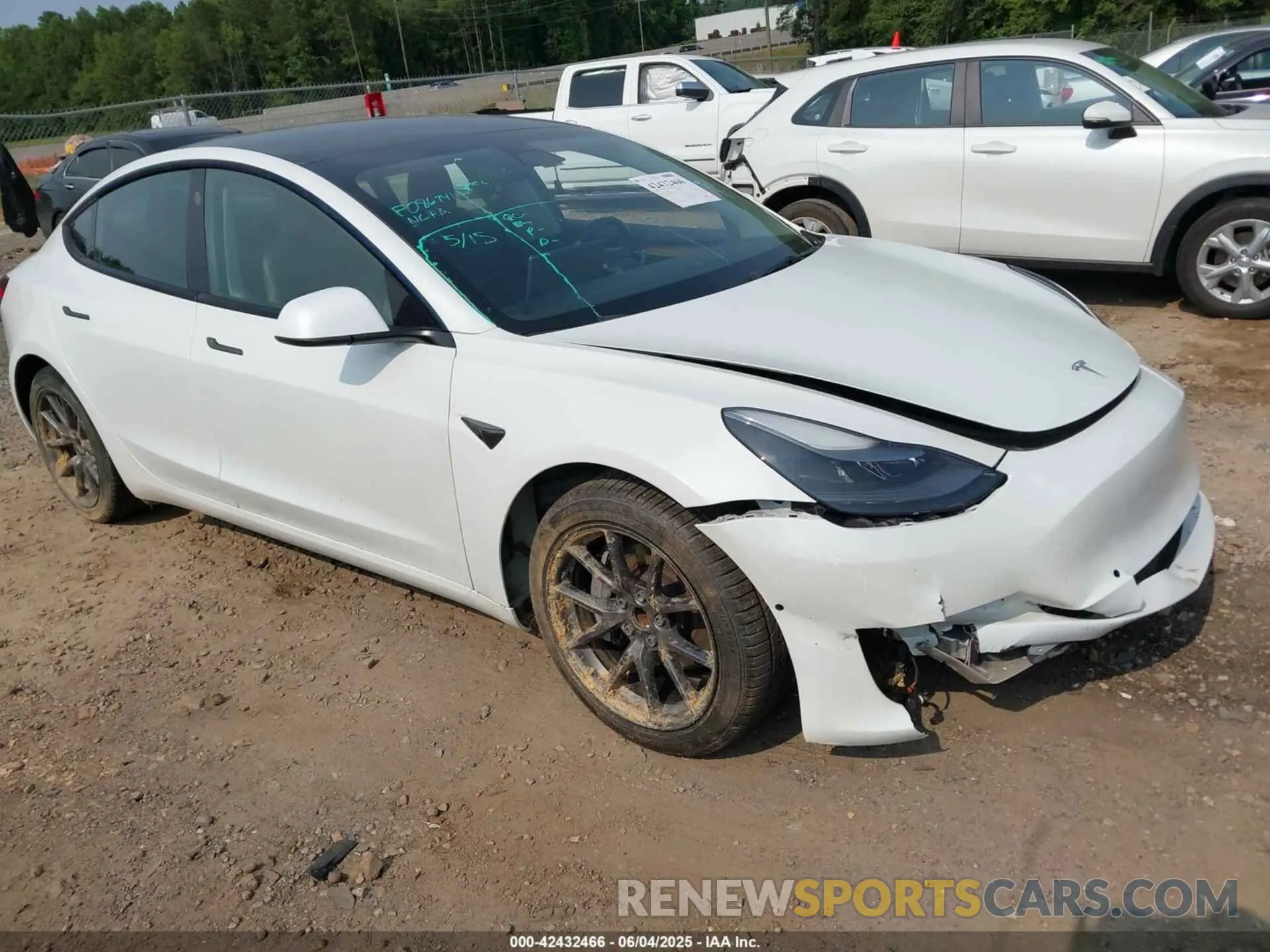 1 Photograph of a damaged car 5YJ3E1EA1MF086741 TESLA MODEL 3 2021