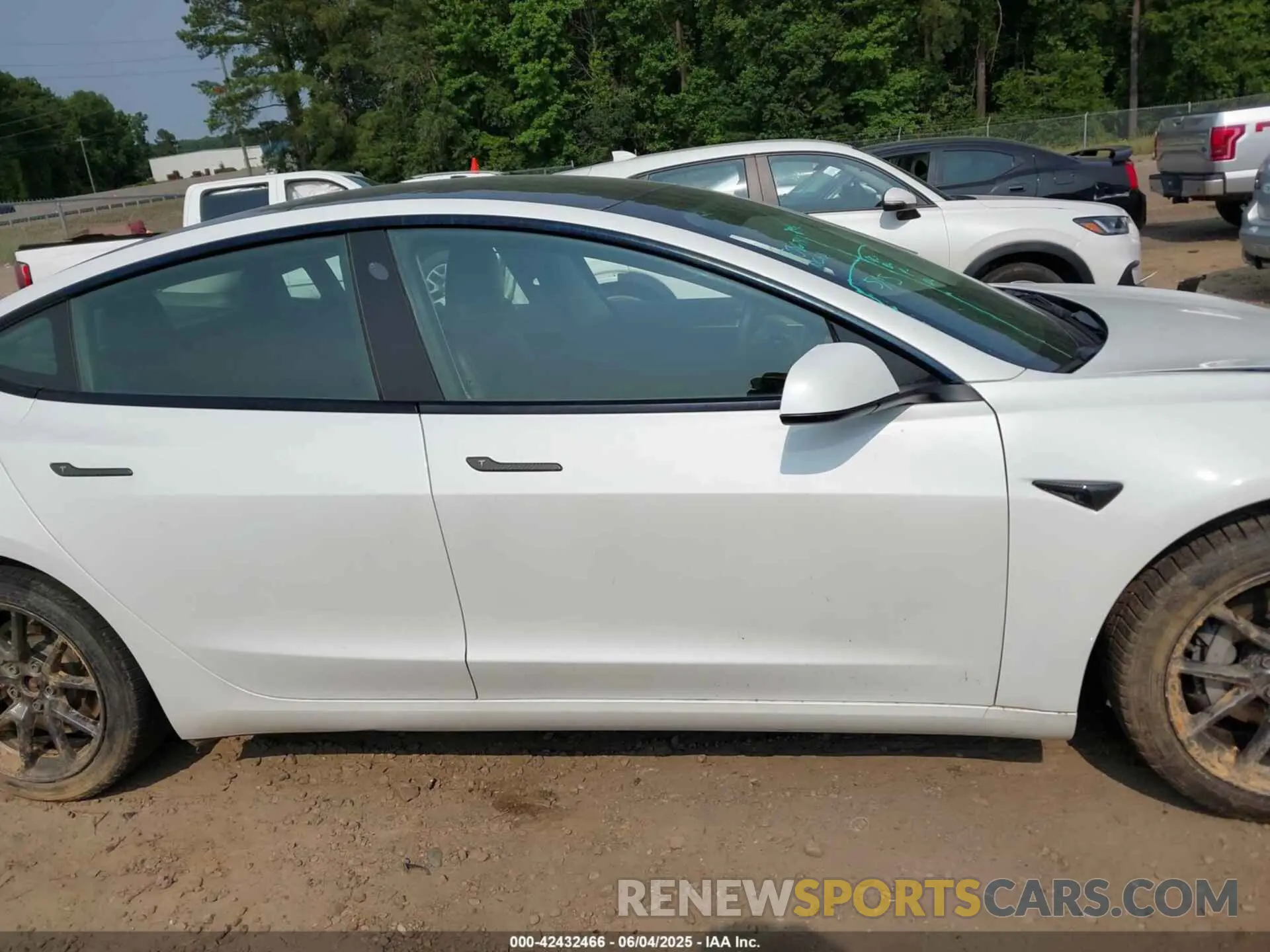 13 Photograph of a damaged car 5YJ3E1EA1MF086741 TESLA MODEL 3 2021