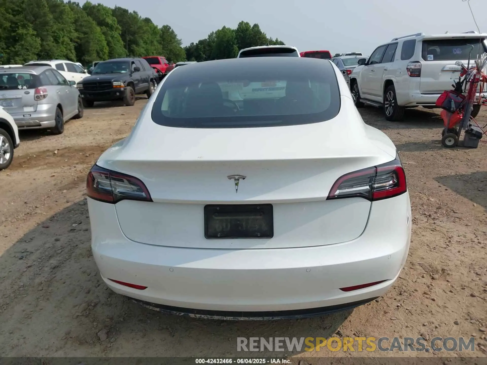 16 Photograph of a damaged car 5YJ3E1EA1MF086741 TESLA MODEL 3 2021