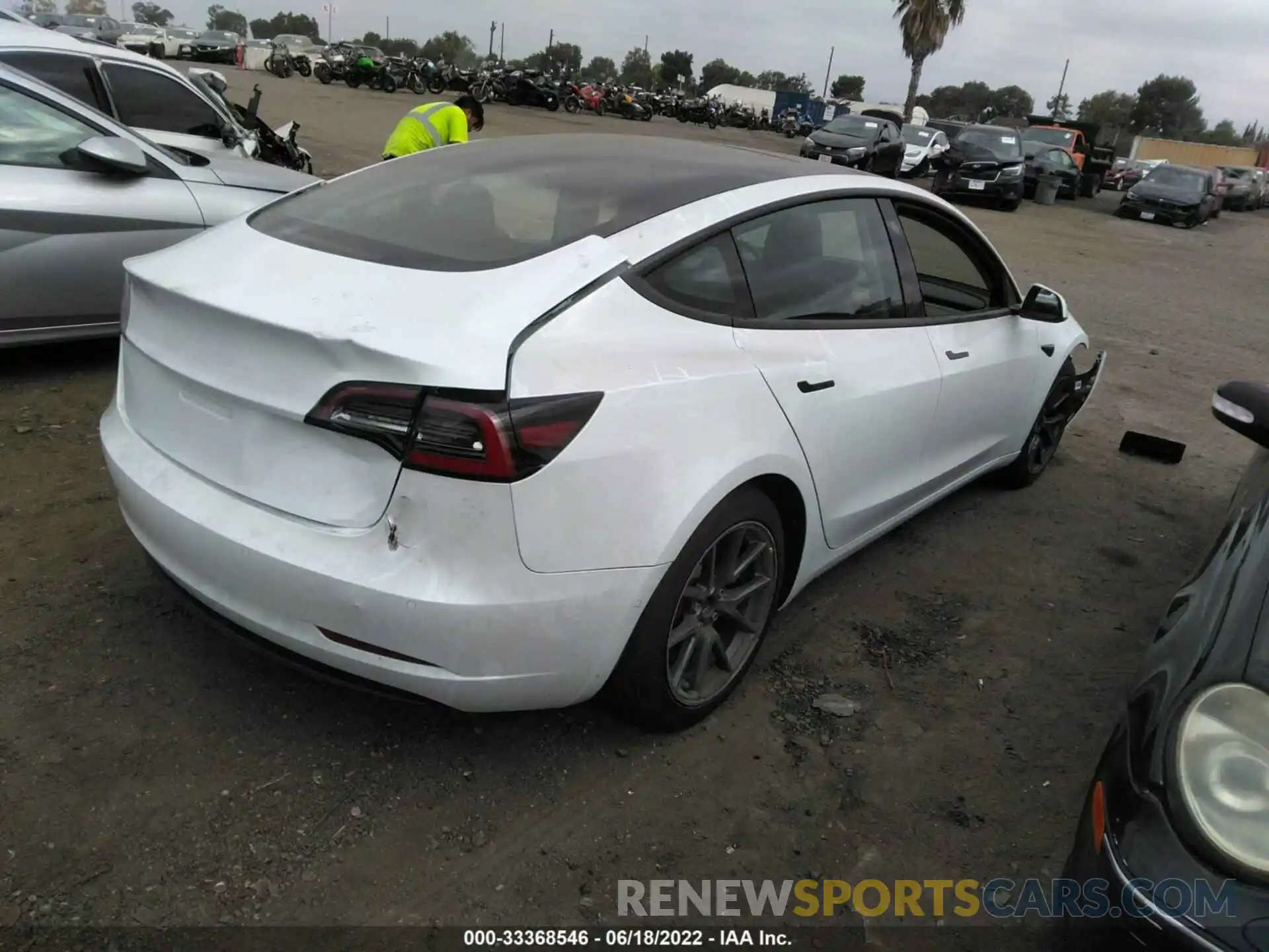 4 Photograph of a damaged car 5YJ3E1EA1MF095696 TESLA MODEL 3 2021