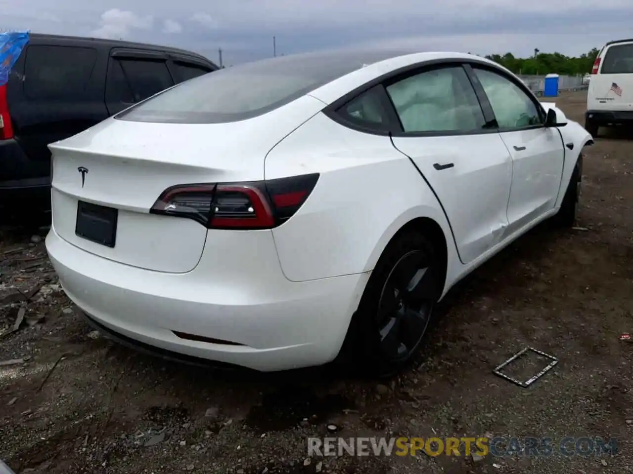 4 Photograph of a damaged car 5YJ3E1EA1MF859952 TESLA MODEL 3 2021