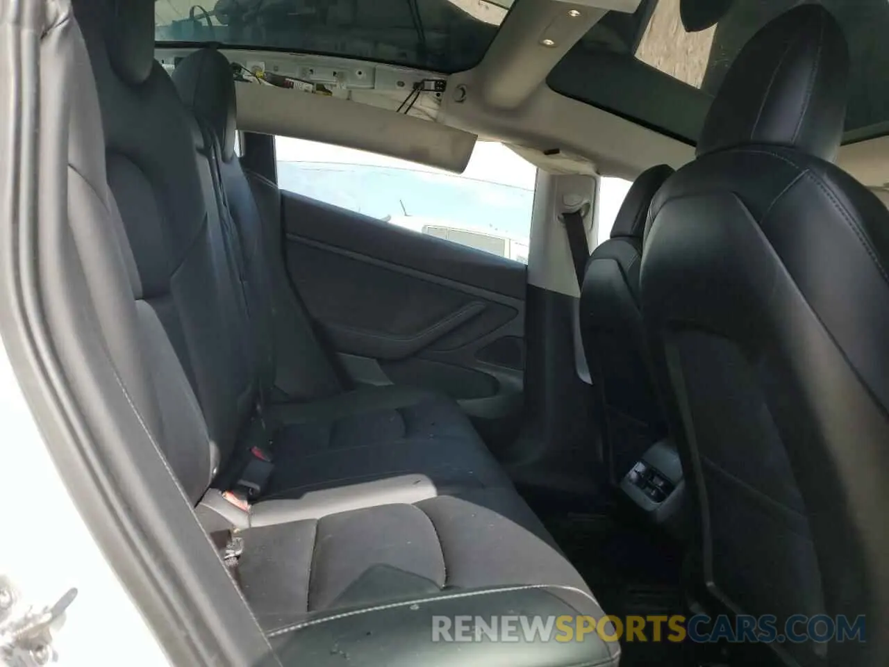 10 Photograph of a damaged car 5YJ3E1EA1MF871986 TESLA MODEL 3 2021