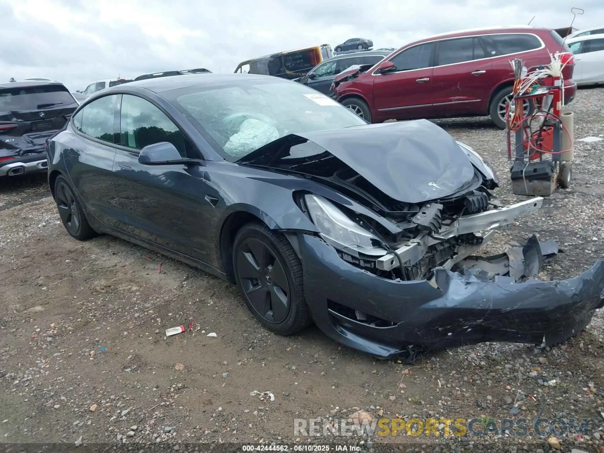 1 Photograph of a damaged car 5YJ3E1EA1MF911192 TESLA MODEL 3 2021