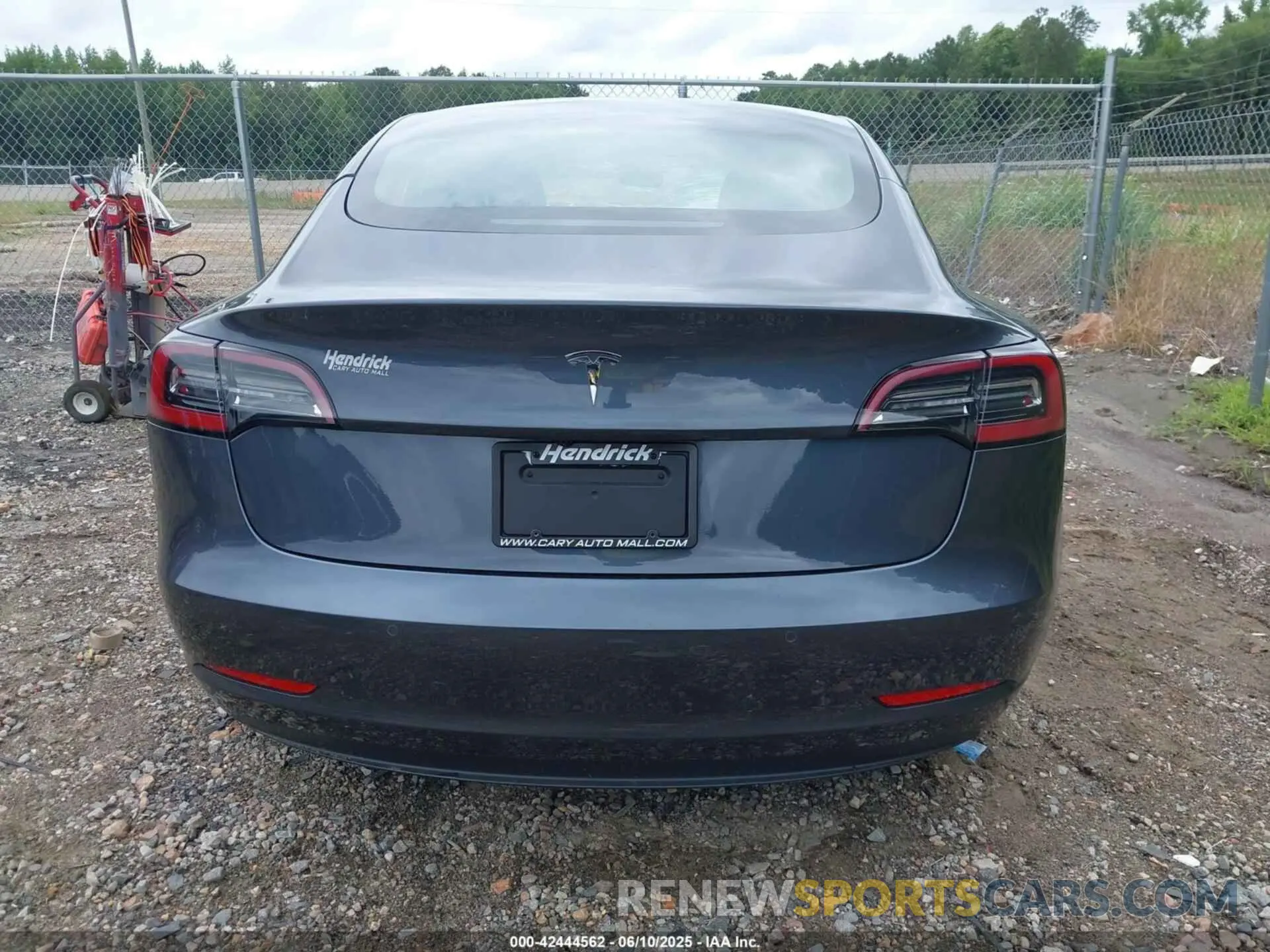 16 Photograph of a damaged car 5YJ3E1EA1MF911192 TESLA MODEL 3 2021