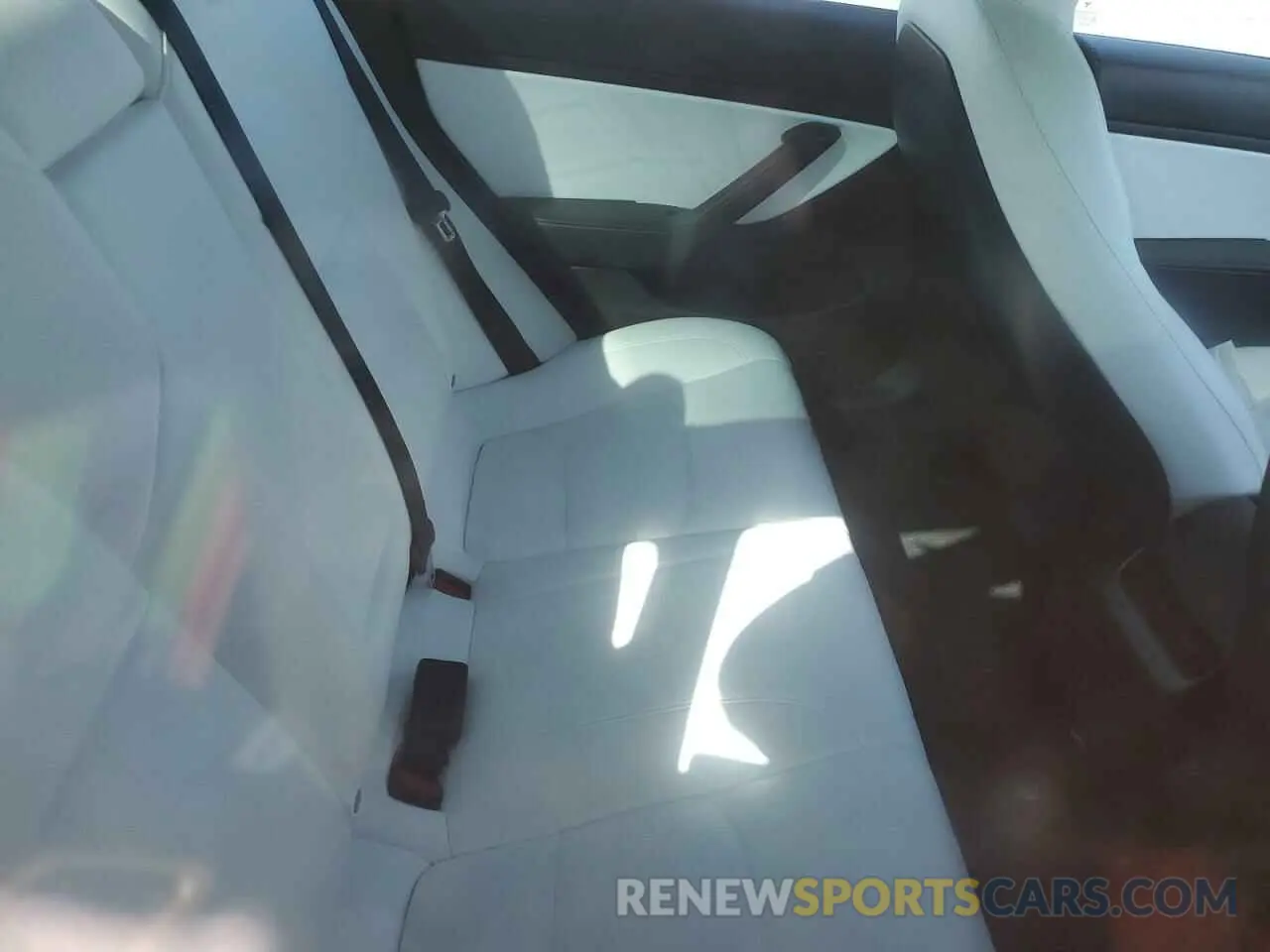 10 Photograph of a damaged car 5YJ3E1EA1MF920524 TESLA MODEL 3 2021
