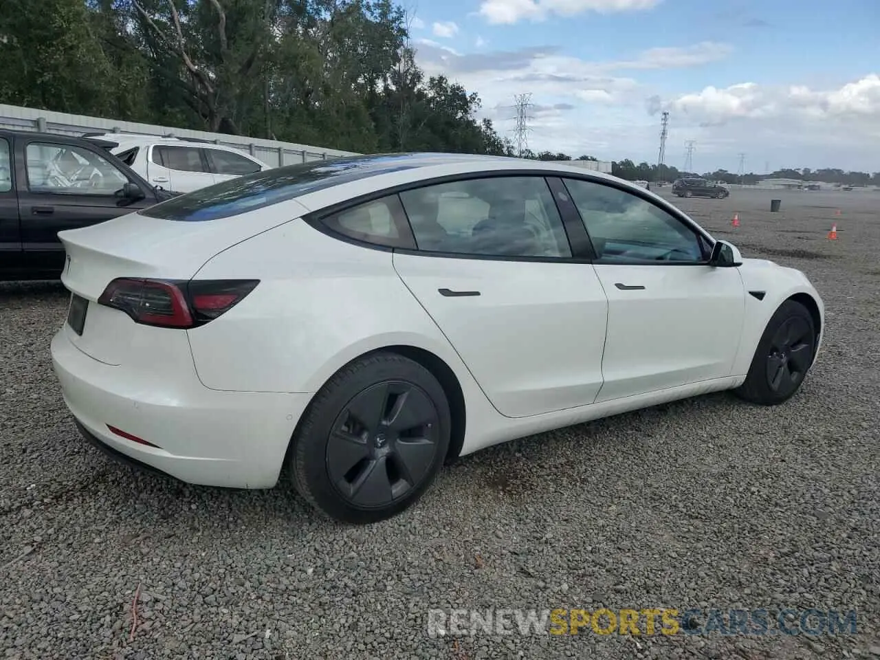 3 Photograph of a damaged car 5YJ3E1EA1MF921205 TESLA MODEL 3 2021