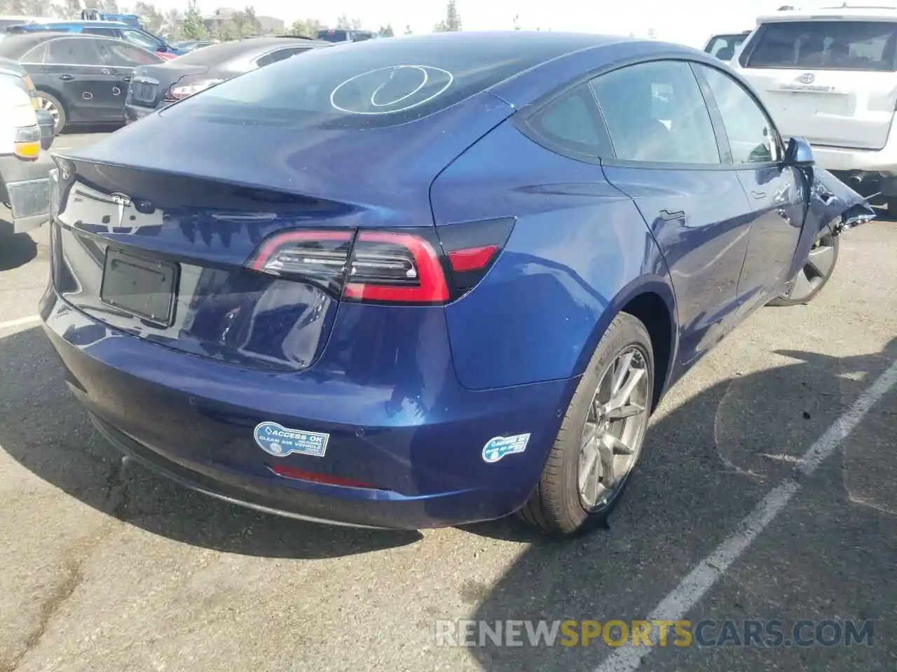 4 Photograph of a damaged car 5YJ3E1EA1MF939445 TESLA MODEL 3 2021