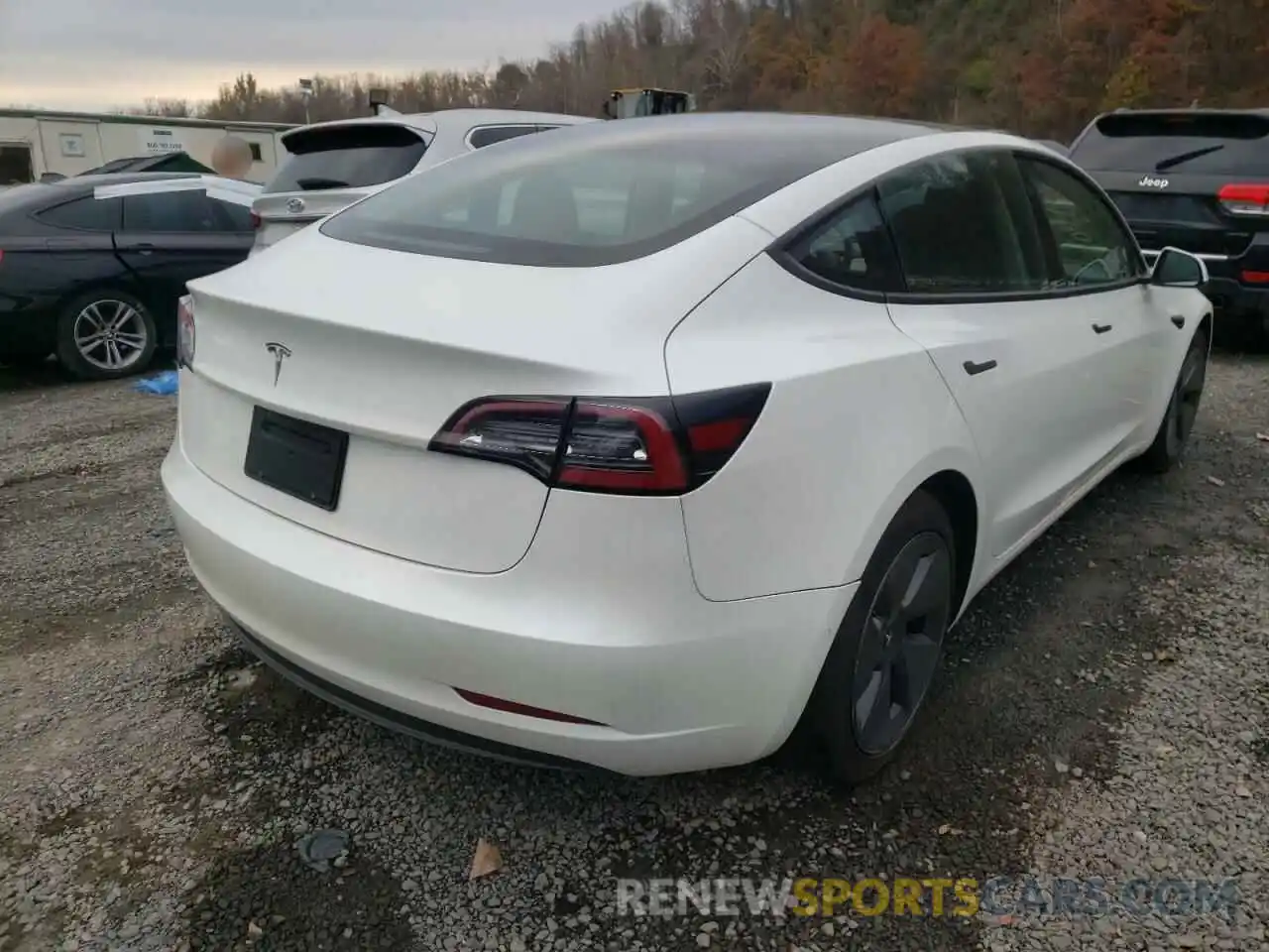 4 Photograph of a damaged car 5YJ3E1EA1MF961235 TESLA MODEL 3 2021