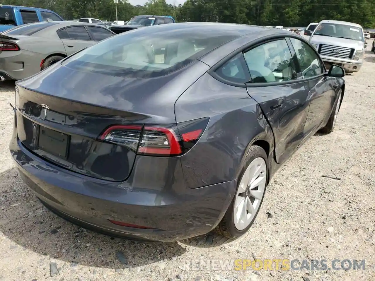 4 Photograph of a damaged car 5YJ3E1EA1MF964734 TESLA MODEL 3 2021