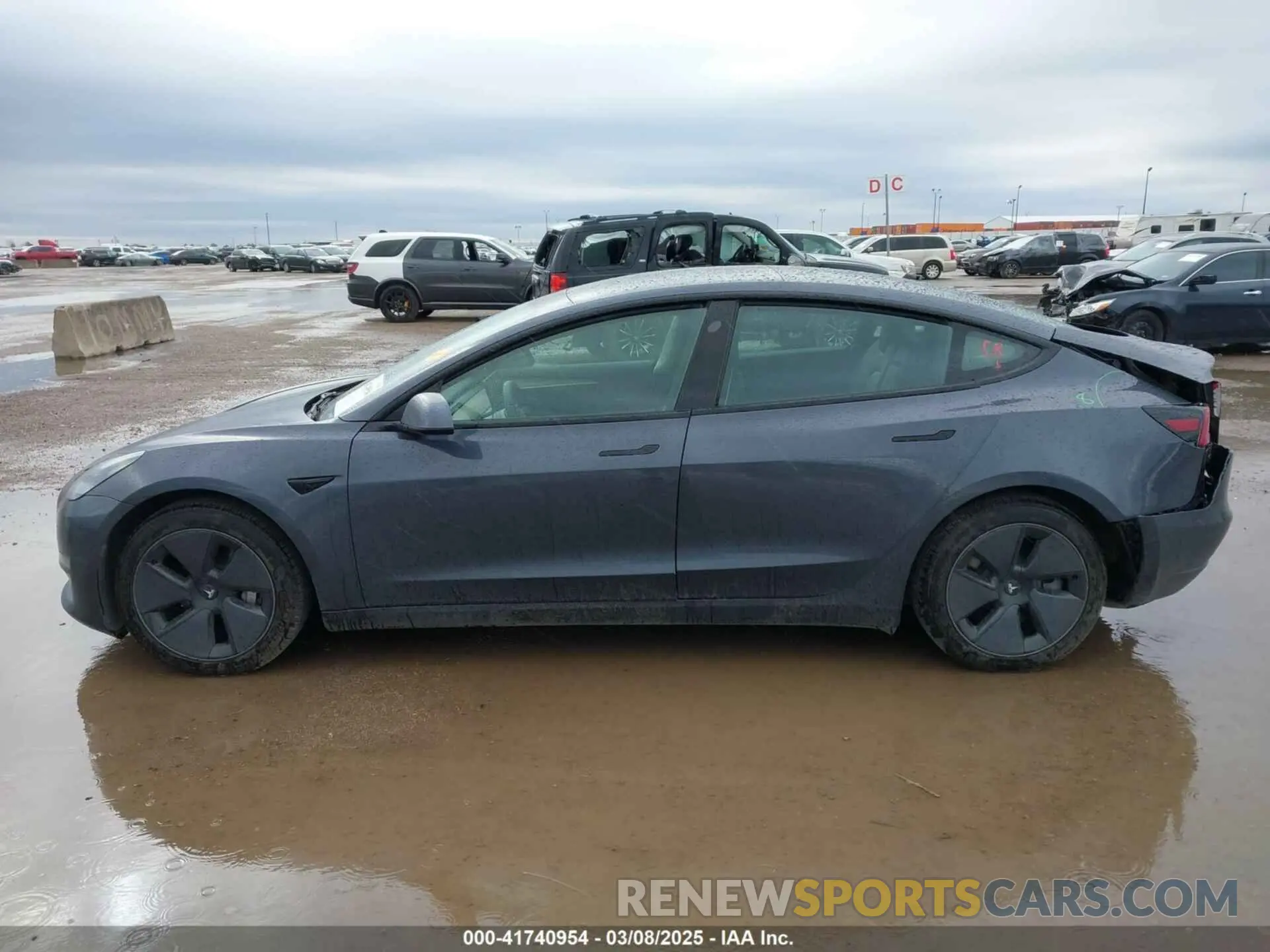 14 Photograph of a damaged car 5YJ3E1EA1MF976740 TESLA MODEL 3 2021