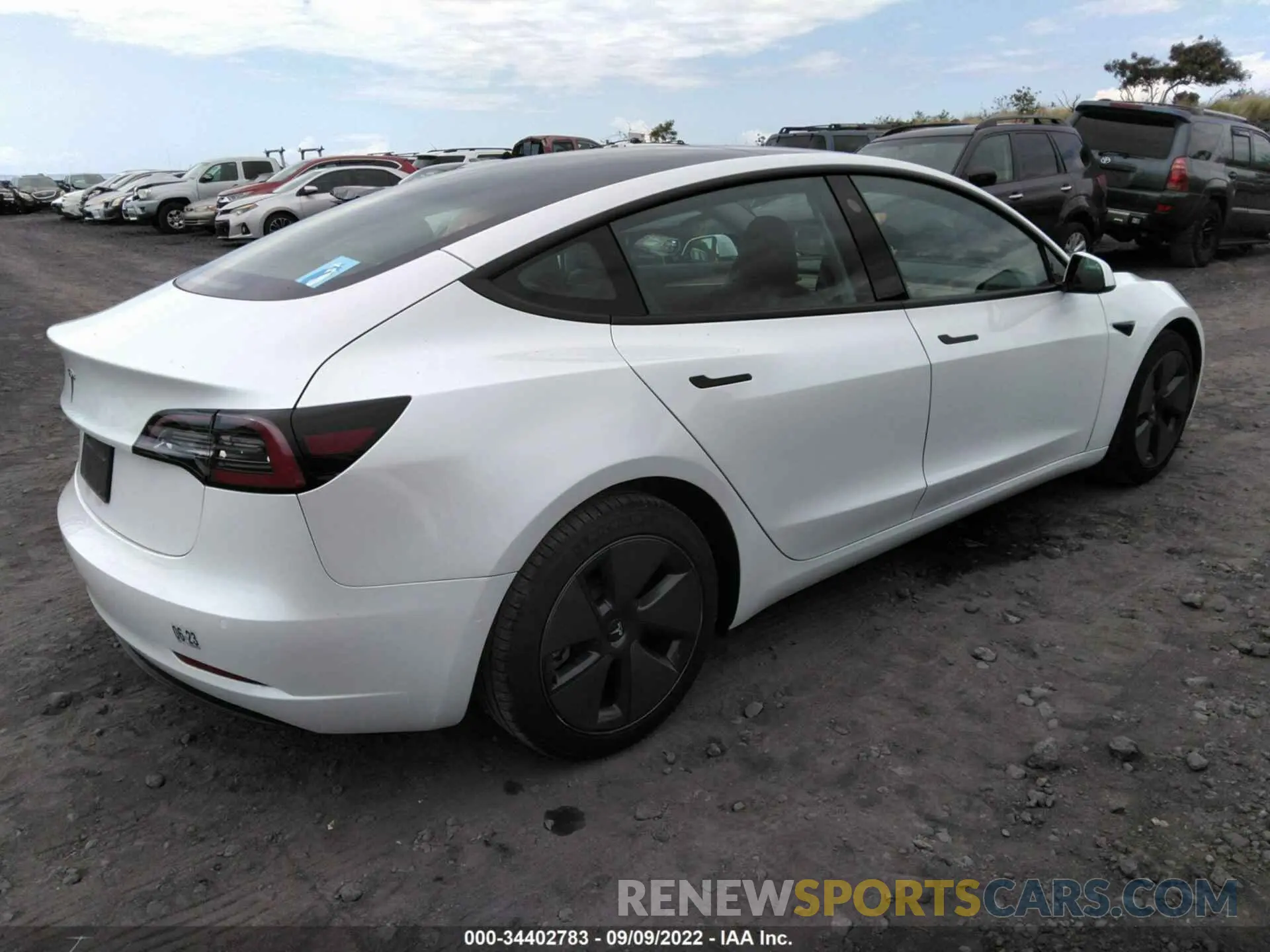 4 Photograph of a damaged car 5YJ3E1EA1MF982196 TESLA MODEL 3 2021