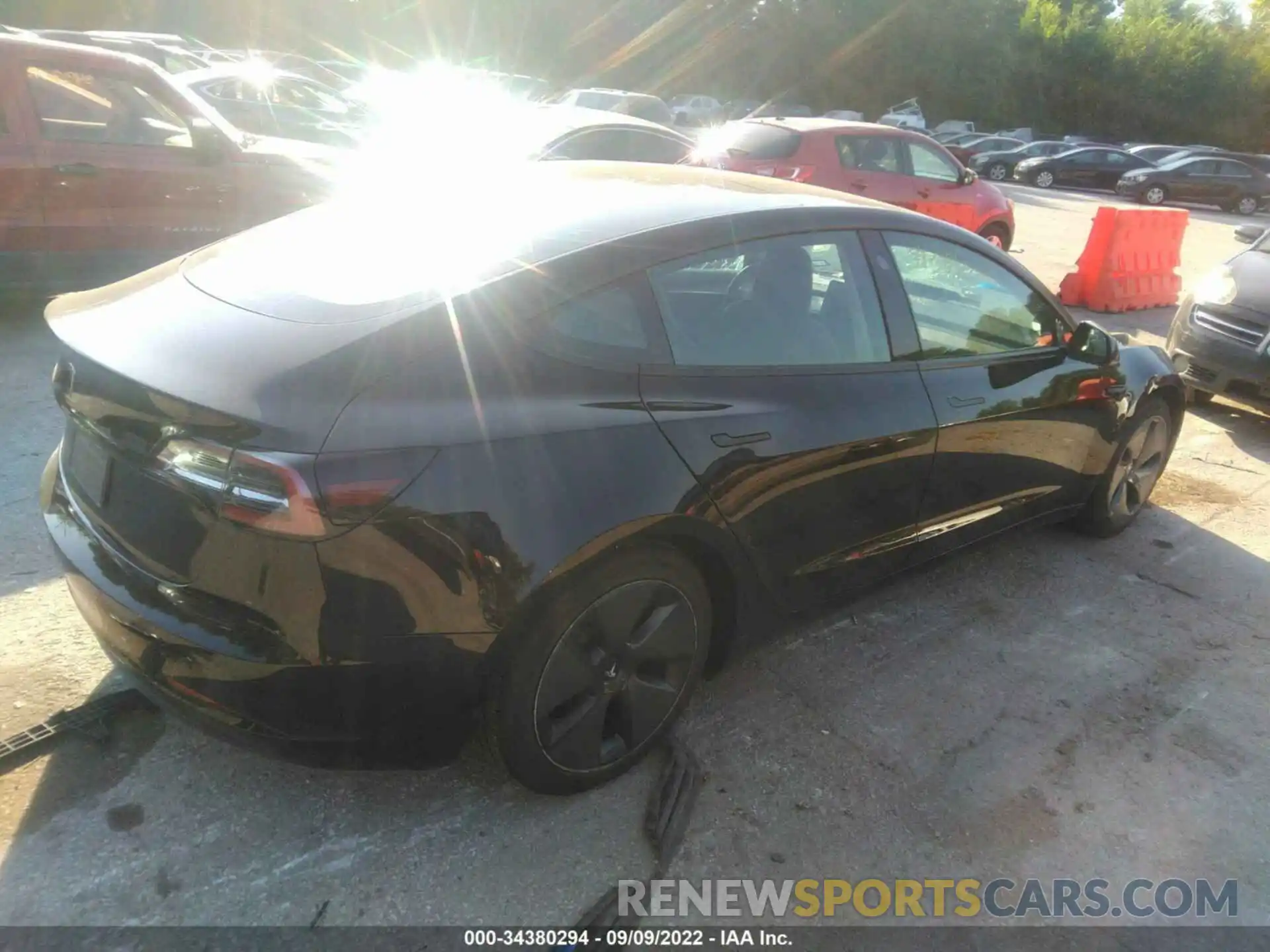 4 Photograph of a damaged car 5YJ3E1EA1MF991397 TESLA MODEL 3 2021