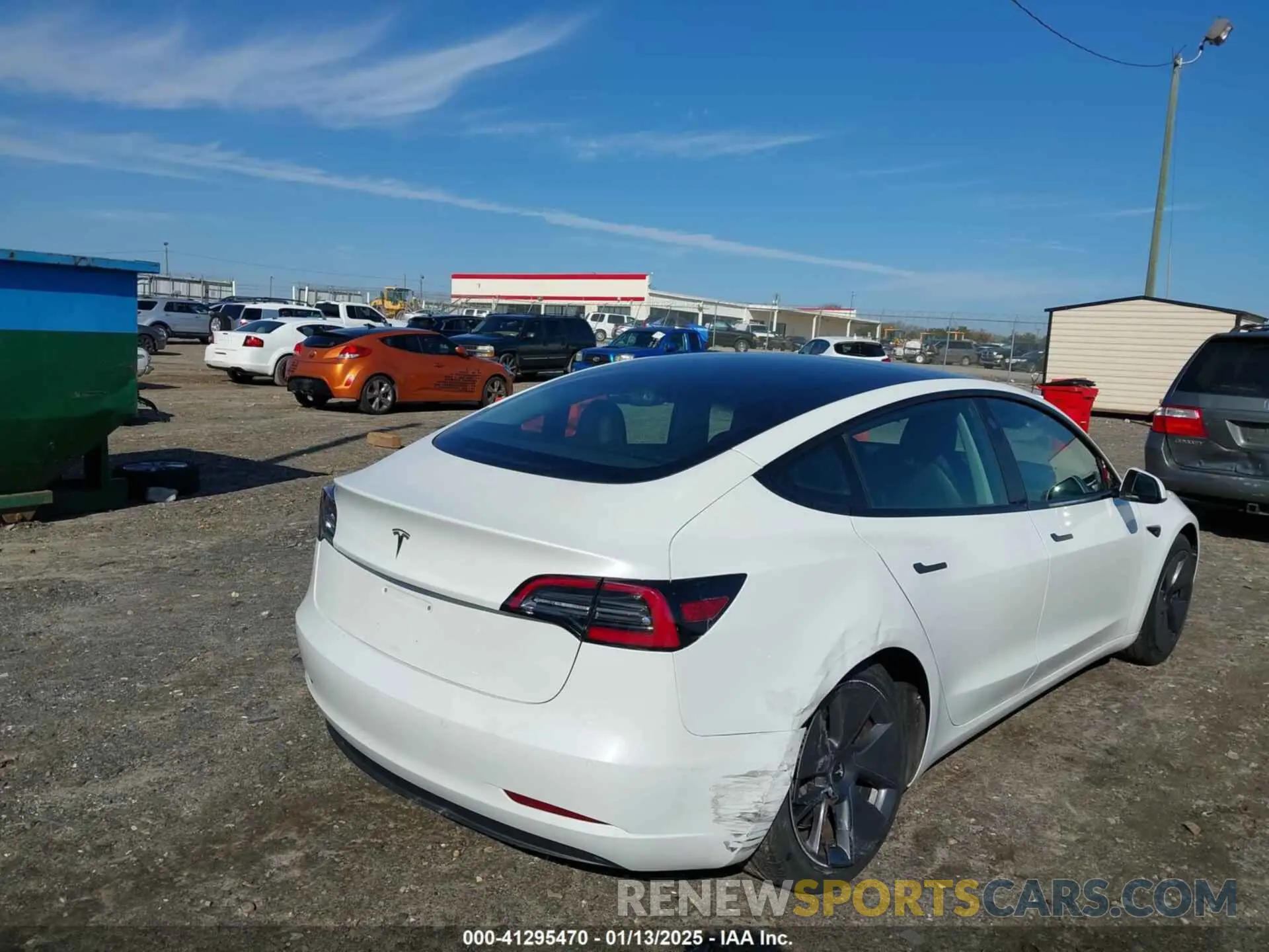 4 Photograph of a damaged car 5YJ3E1EA1MF994803 TESLA MODEL 3 2021