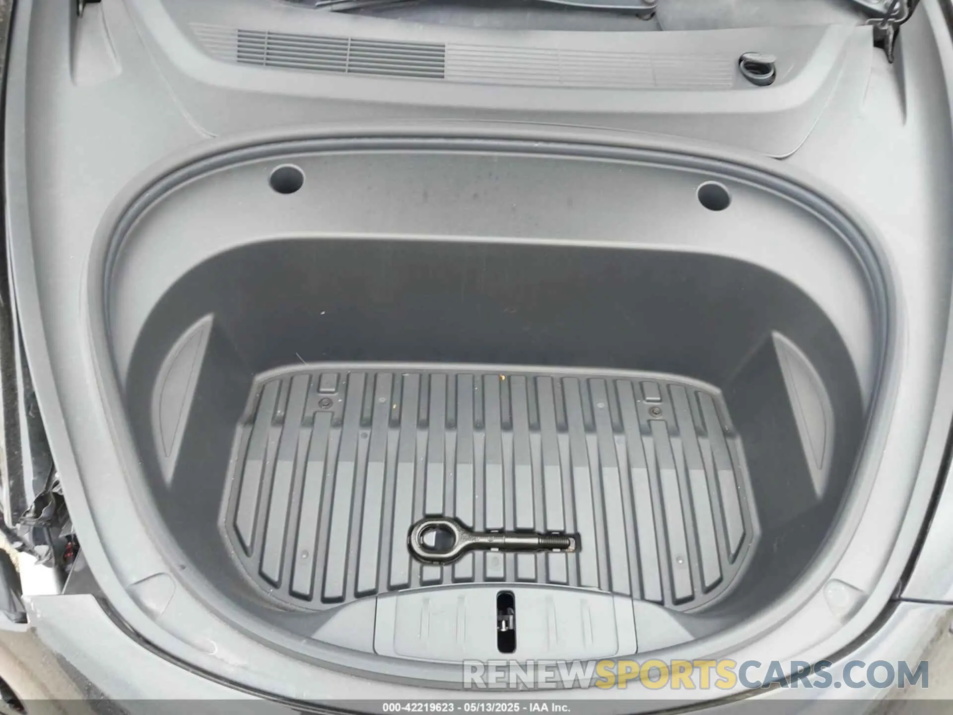 10 Photograph of a damaged car 5YJ3E1EA1MF994980 TESLA MODEL 3 2021