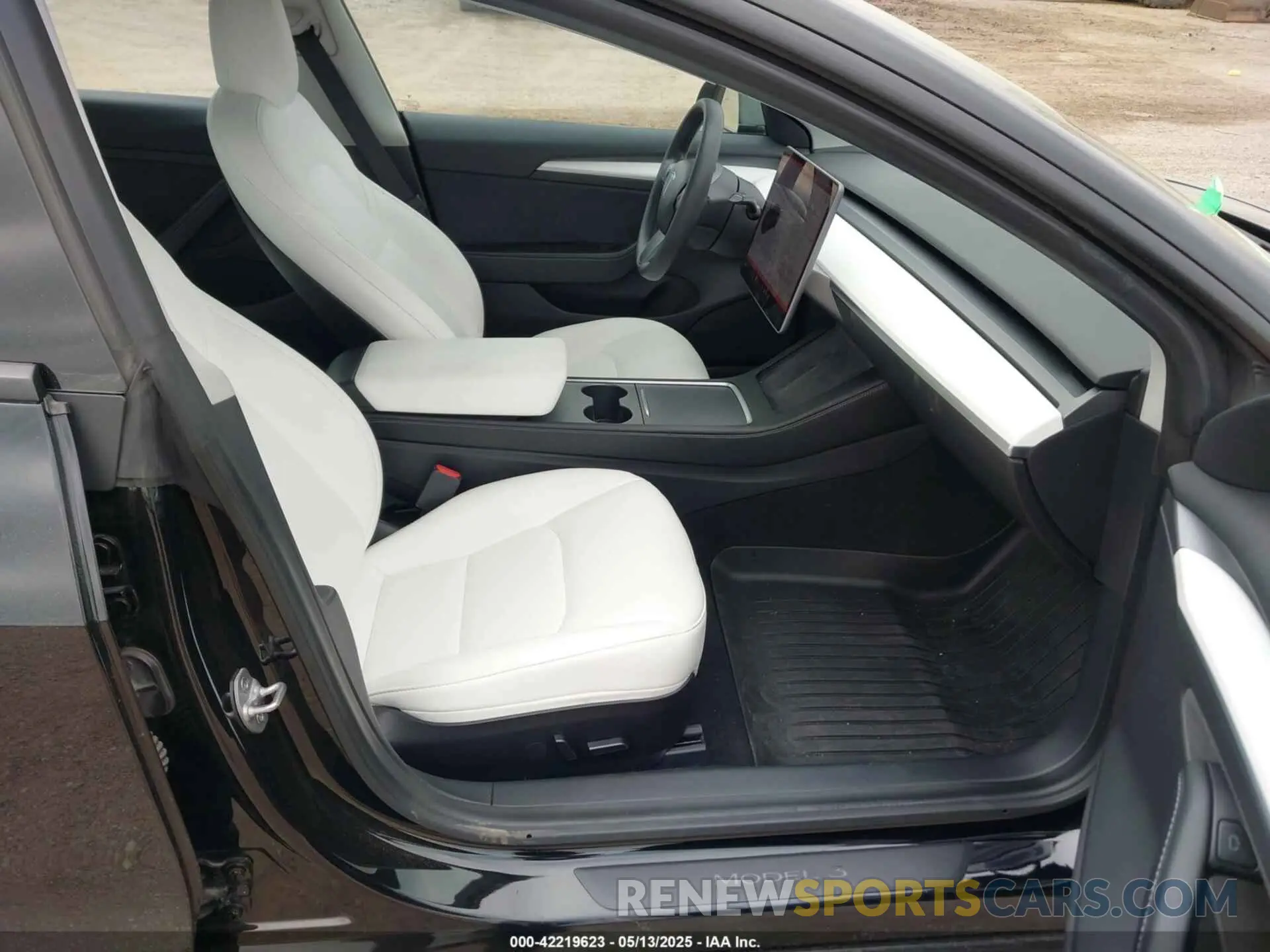 5 Photograph of a damaged car 5YJ3E1EA1MF994980 TESLA MODEL 3 2021