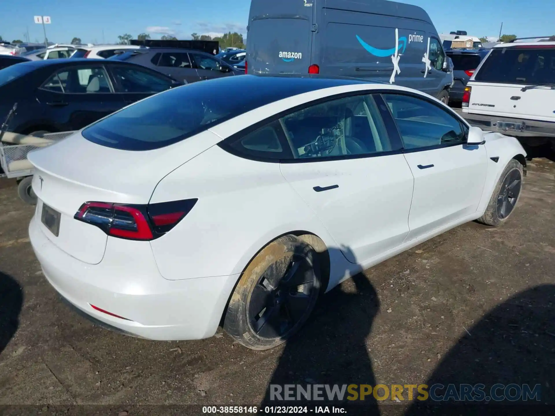 4 Photograph of a damaged car 5YJ3E1EA2MF003494 TESLA MODEL 3 2021