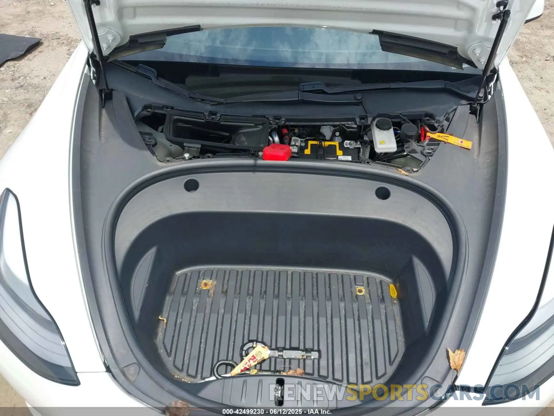 10 Photograph of a damaged car 5YJ3E1EA2MF046121 TESLA MODEL 3 2021