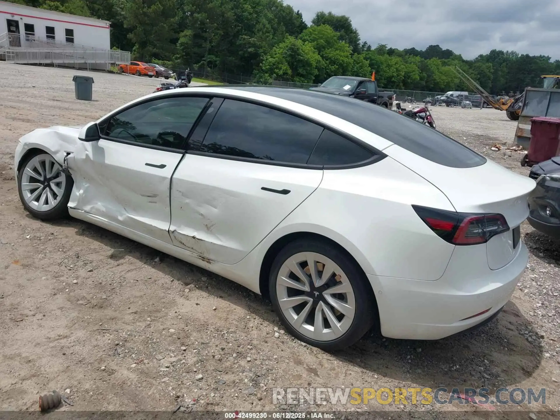 3 Photograph of a damaged car 5YJ3E1EA2MF046121 TESLA MODEL 3 2021
