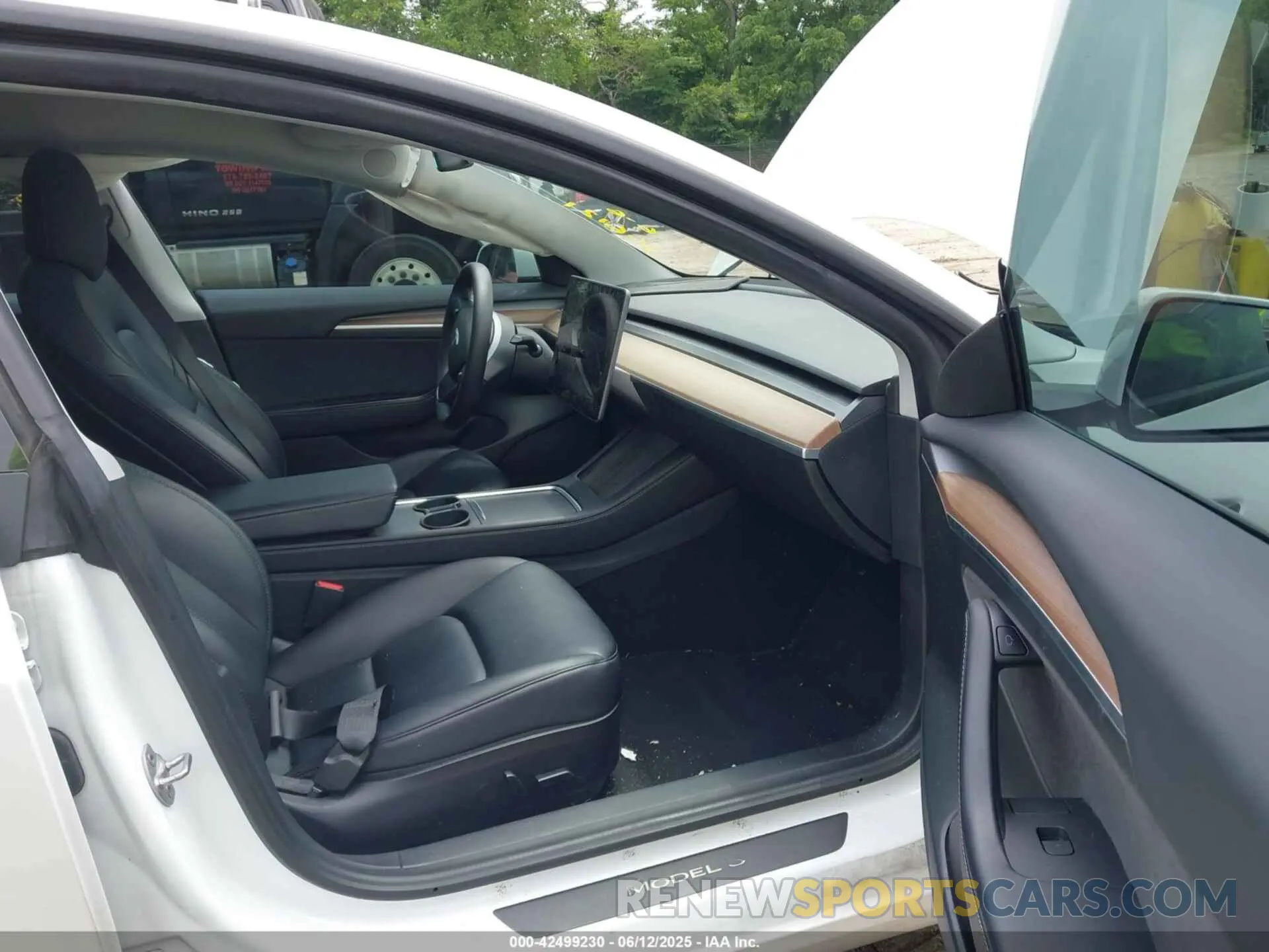 5 Photograph of a damaged car 5YJ3E1EA2MF046121 TESLA MODEL 3 2021