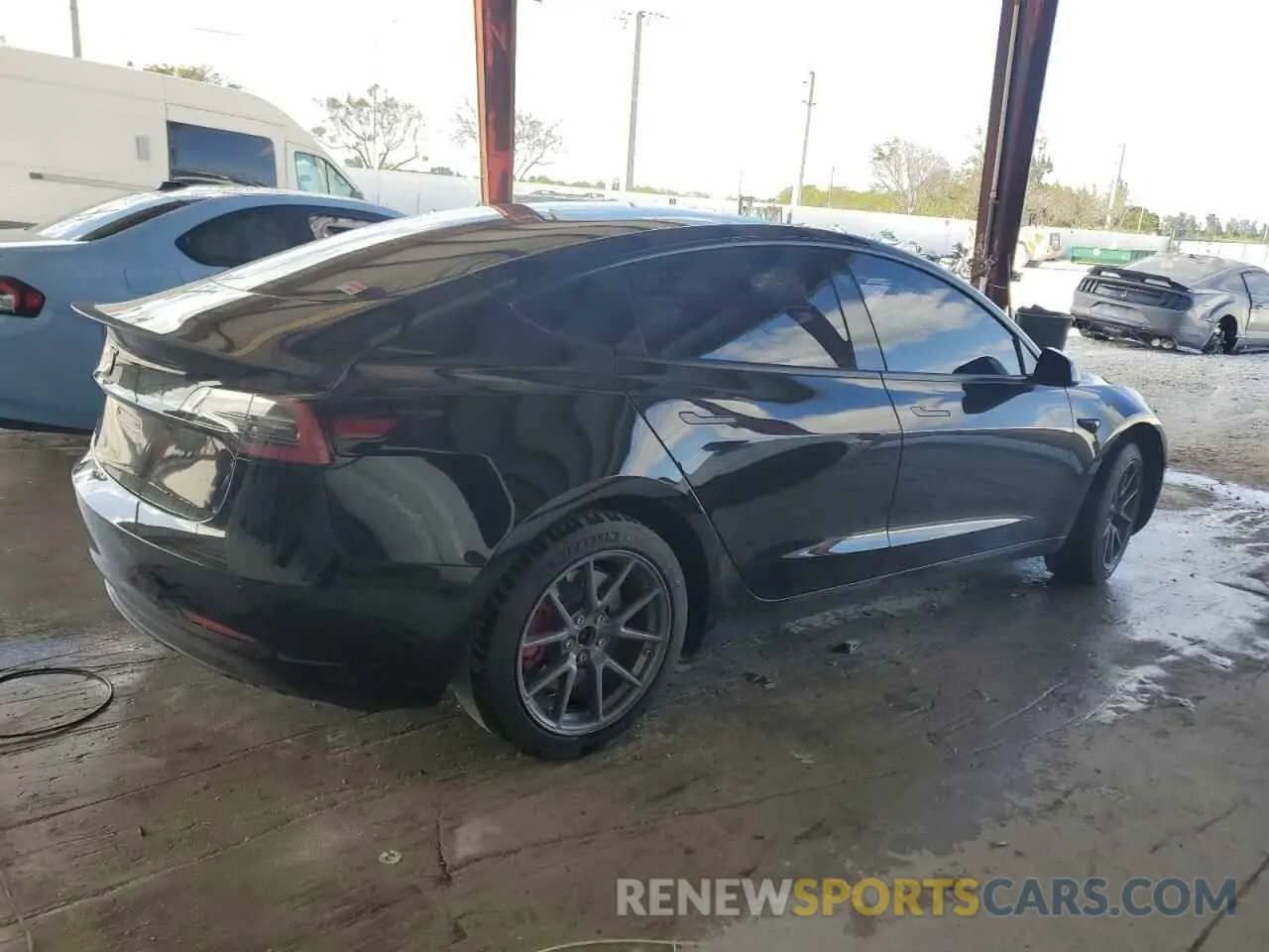 3 Photograph of a damaged car 5YJ3E1EA2MF048564 TESLA MODEL 3 2021