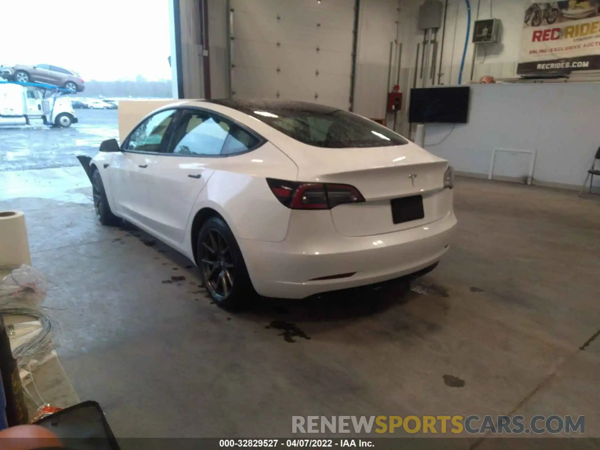 3 Photograph of a damaged car 5YJ3E1EA2MF085307 TESLA MODEL 3 2021