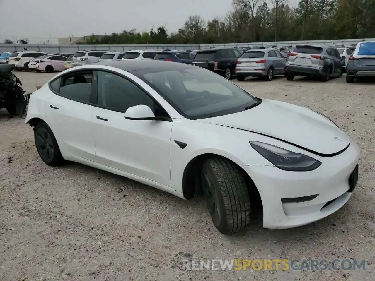 4 Photograph of a damaged car 5YJ3E1EA2MF095139 TESLA MODEL 3 2021