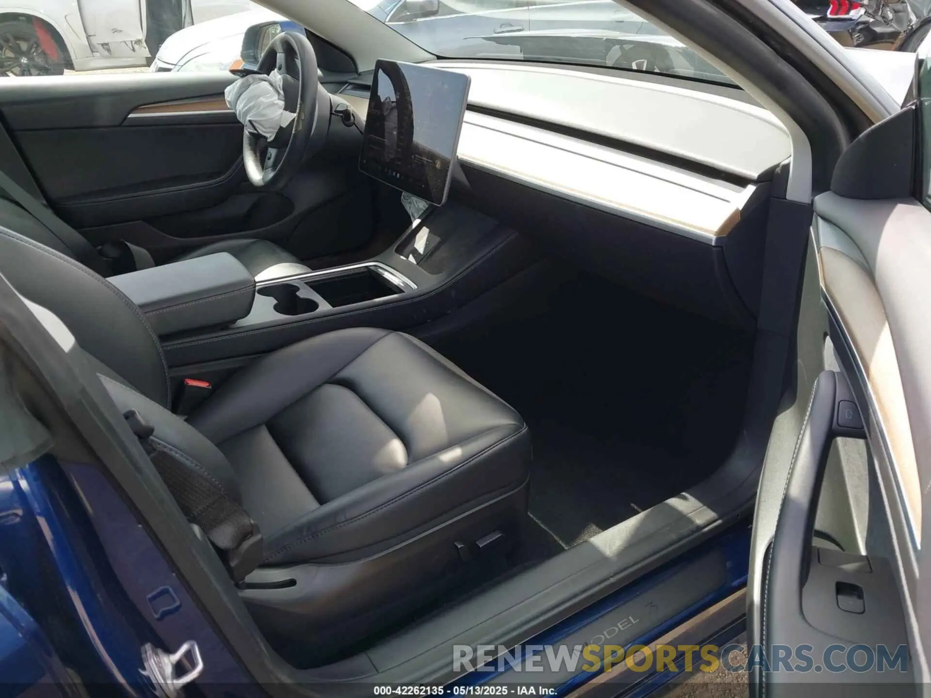 5 Photograph of a damaged car 5YJ3E1EA2MF098459 TESLA MODEL 3 2021