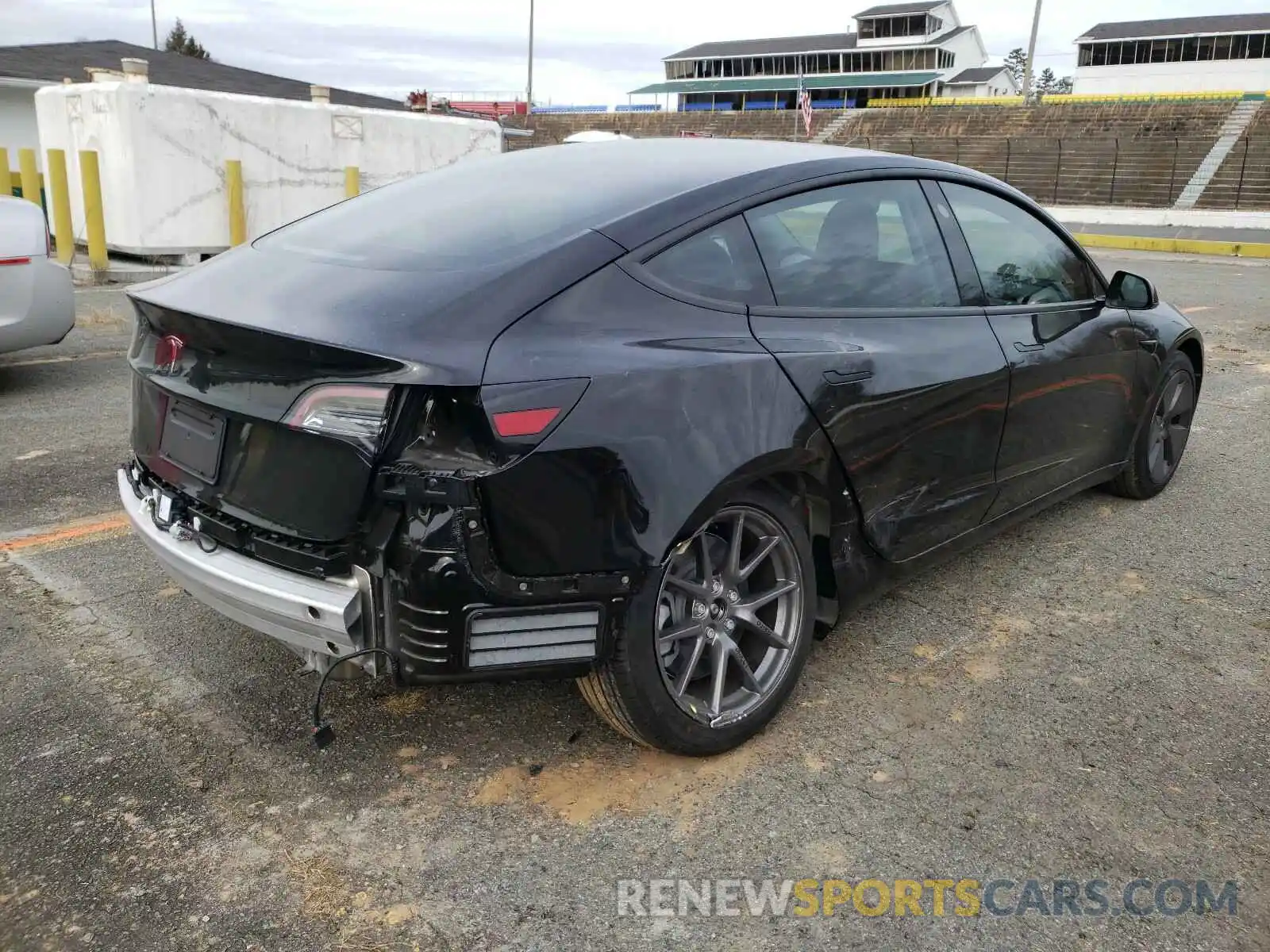 4 Photograph of a damaged car 5YJ3E1EA2MF838169 TESLA MODEL 3 2021