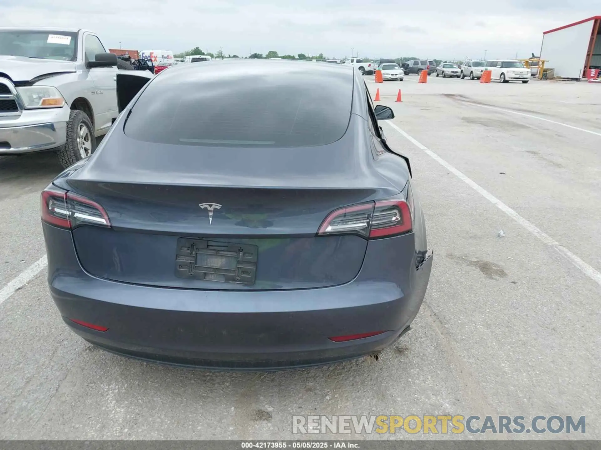 16 Photograph of a damaged car 5YJ3E1EA2MF849124 TESLA MODEL 3 2021