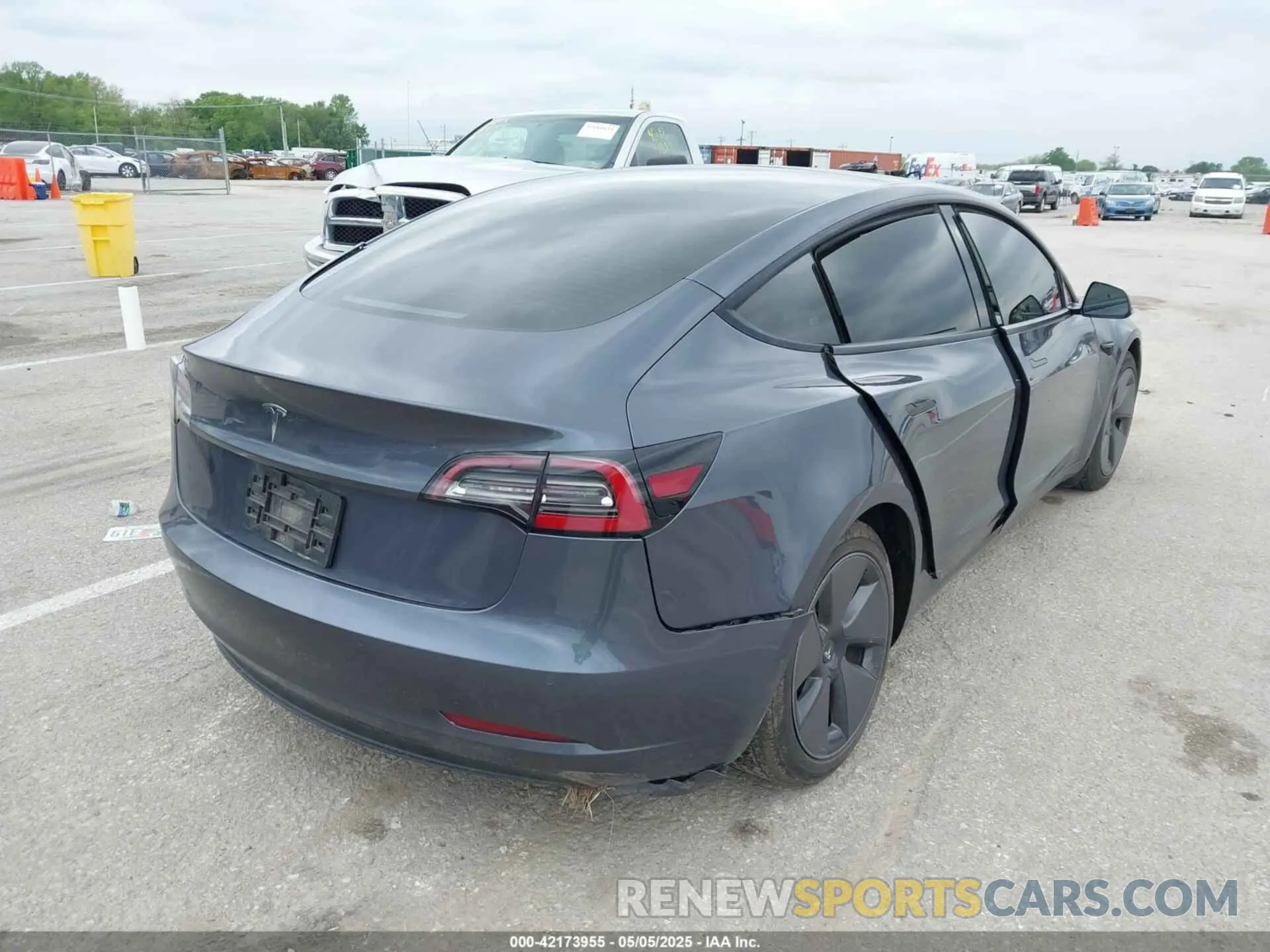 4 Photograph of a damaged car 5YJ3E1EA2MF849124 TESLA MODEL 3 2021