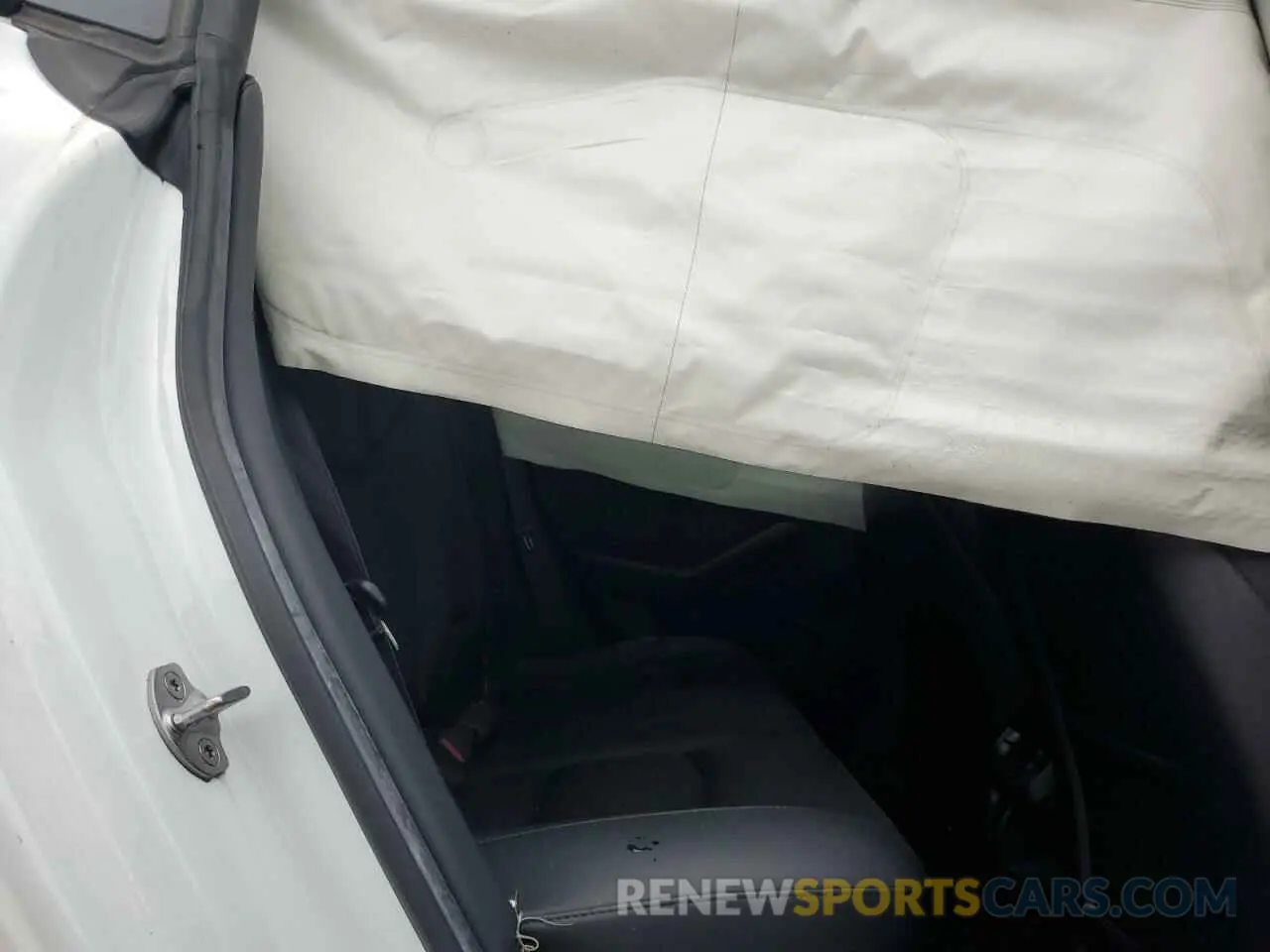 10 Photograph of a damaged car 5YJ3E1EA2MF859832 TESLA MODEL 3 2021