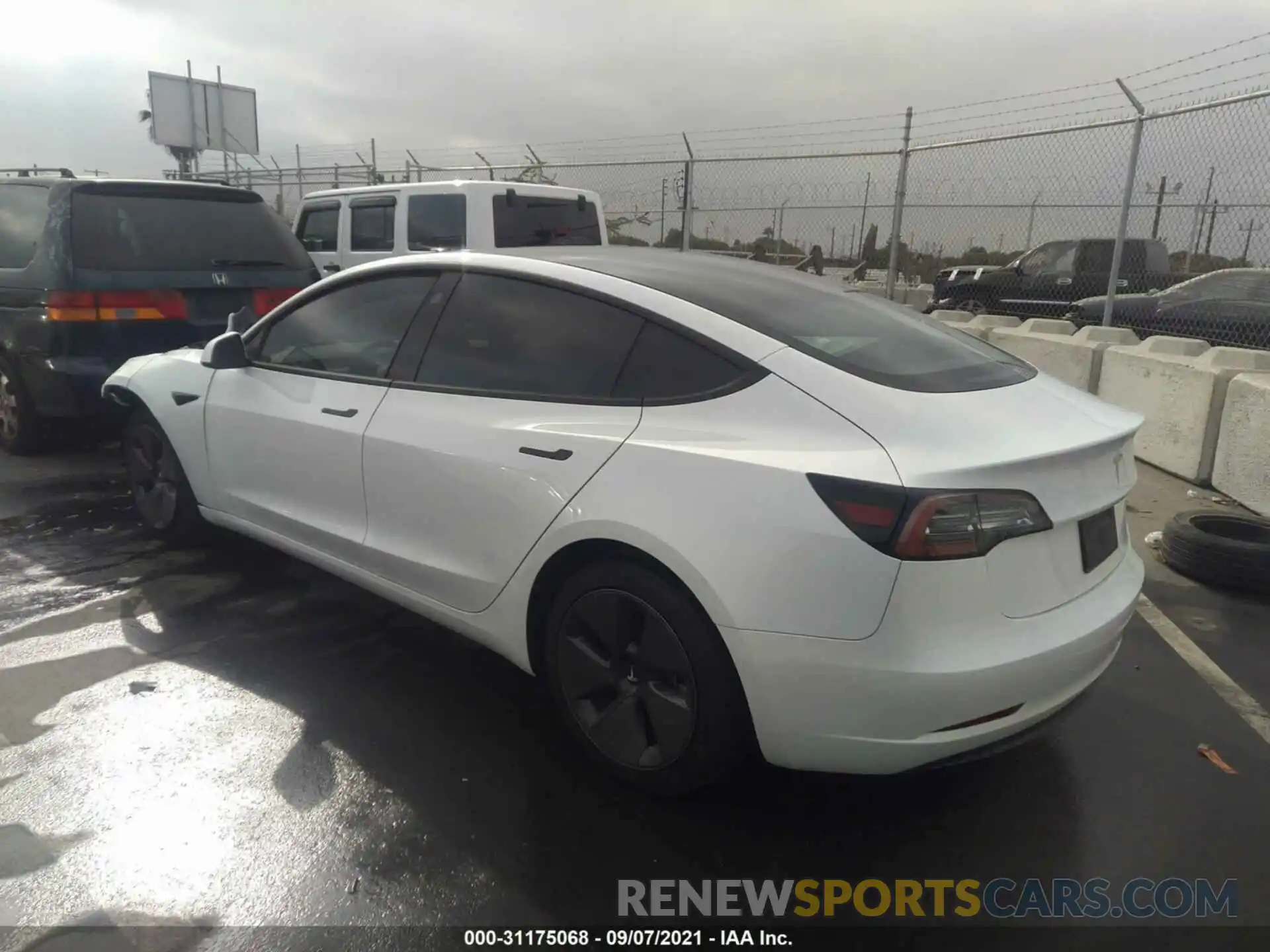 3 Photograph of a damaged car 5YJ3E1EA2MF867736 TESLA MODEL 3 2021