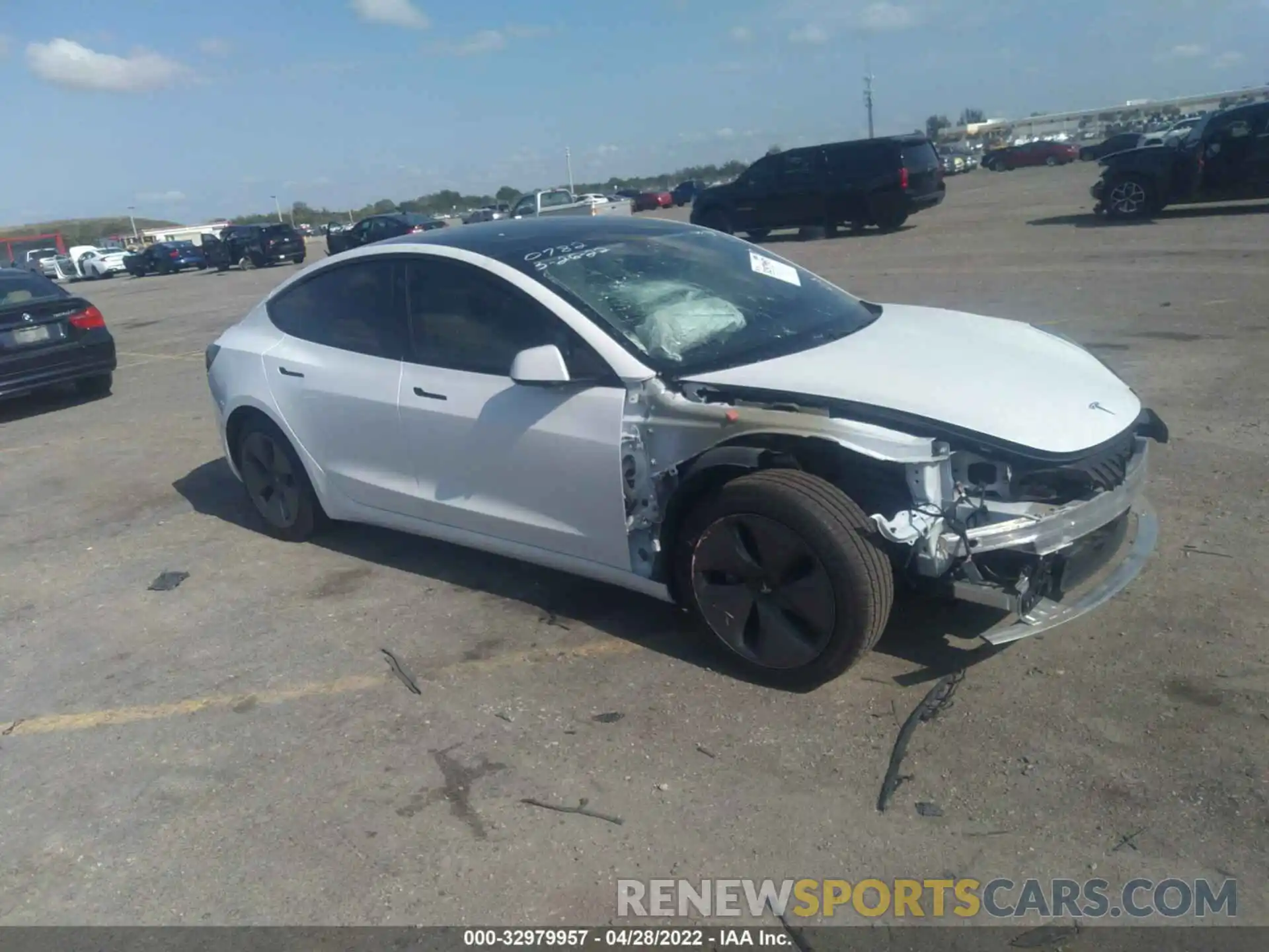 1 Photograph of a damaged car 5YJ3E1EA2MF870782 TESLA MODEL 3 2021